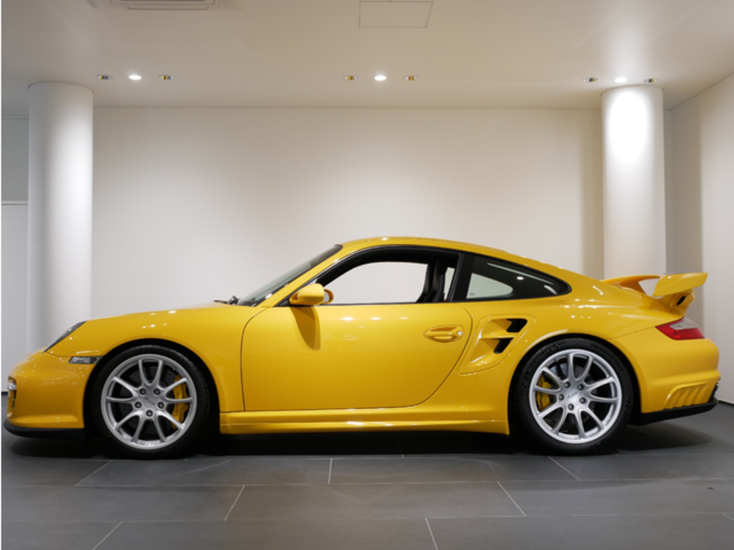 2008 Porsche 911 GT2 — Photo 6 / 18