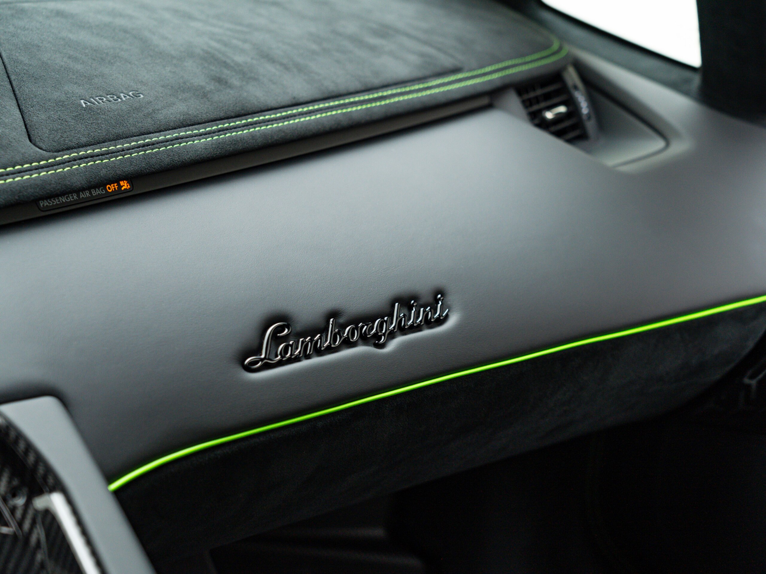 2019 Lamborghini Aventador SVJ — Photo 12 / 16