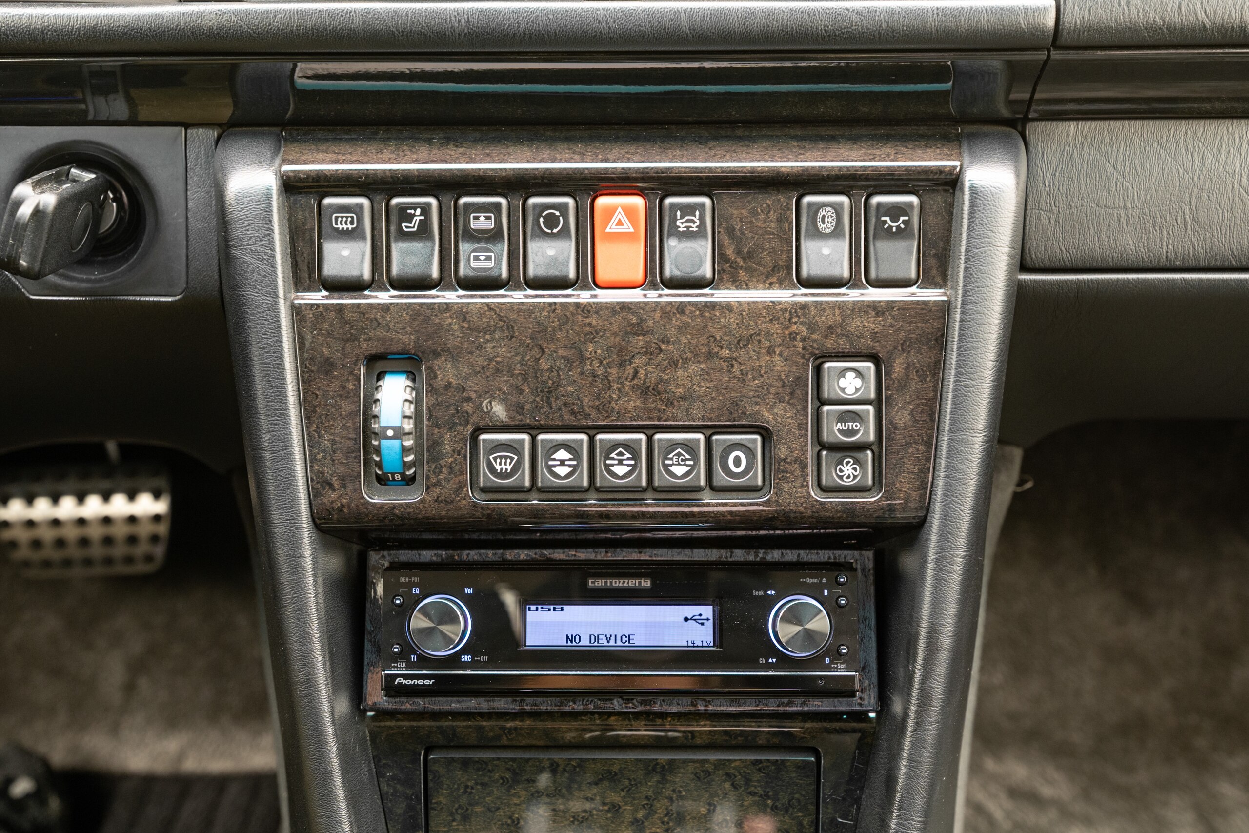 1994 Mercedes Benz 500E — Photo 13 / 22