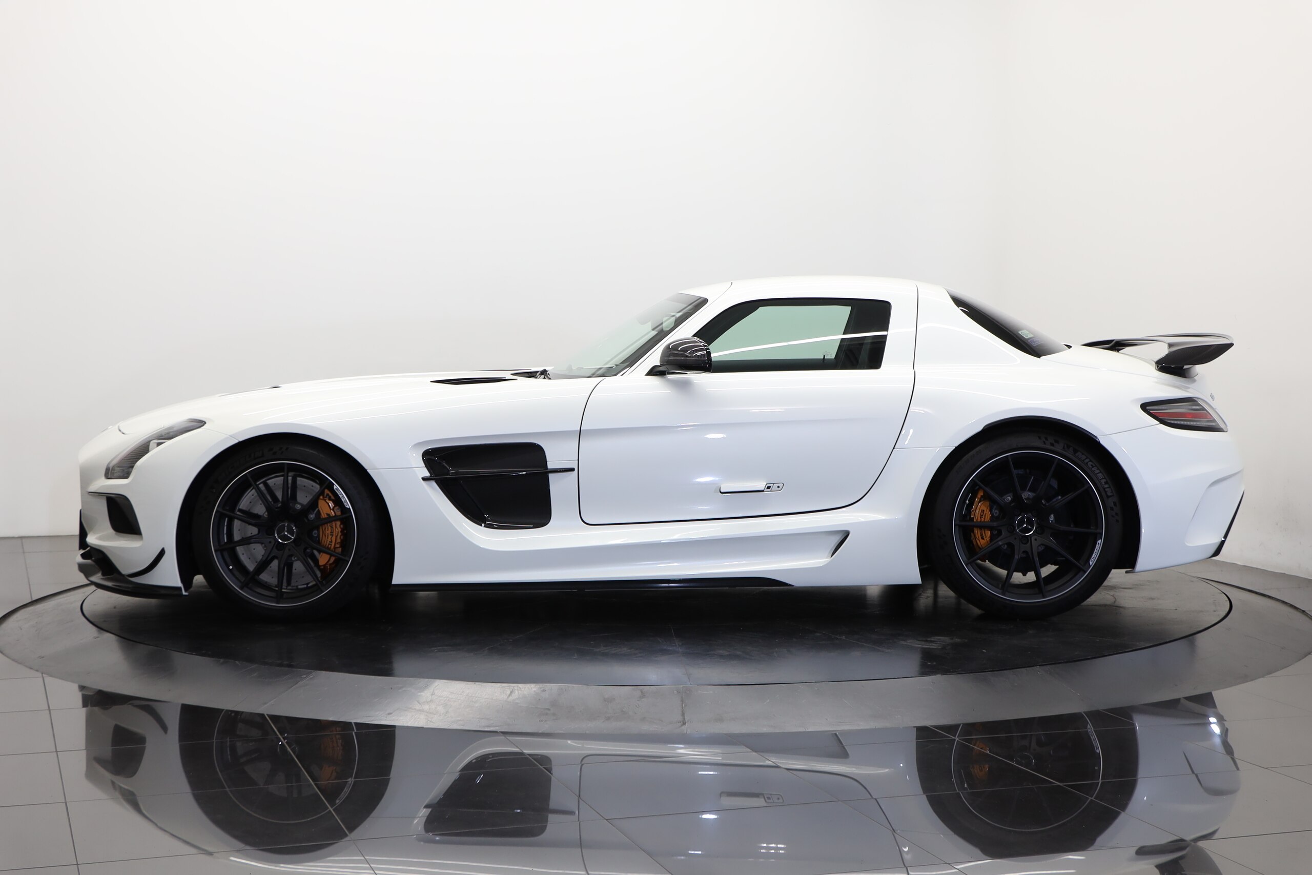 2013 Mercedes Benz SLS AMG — Photo 6 / 22