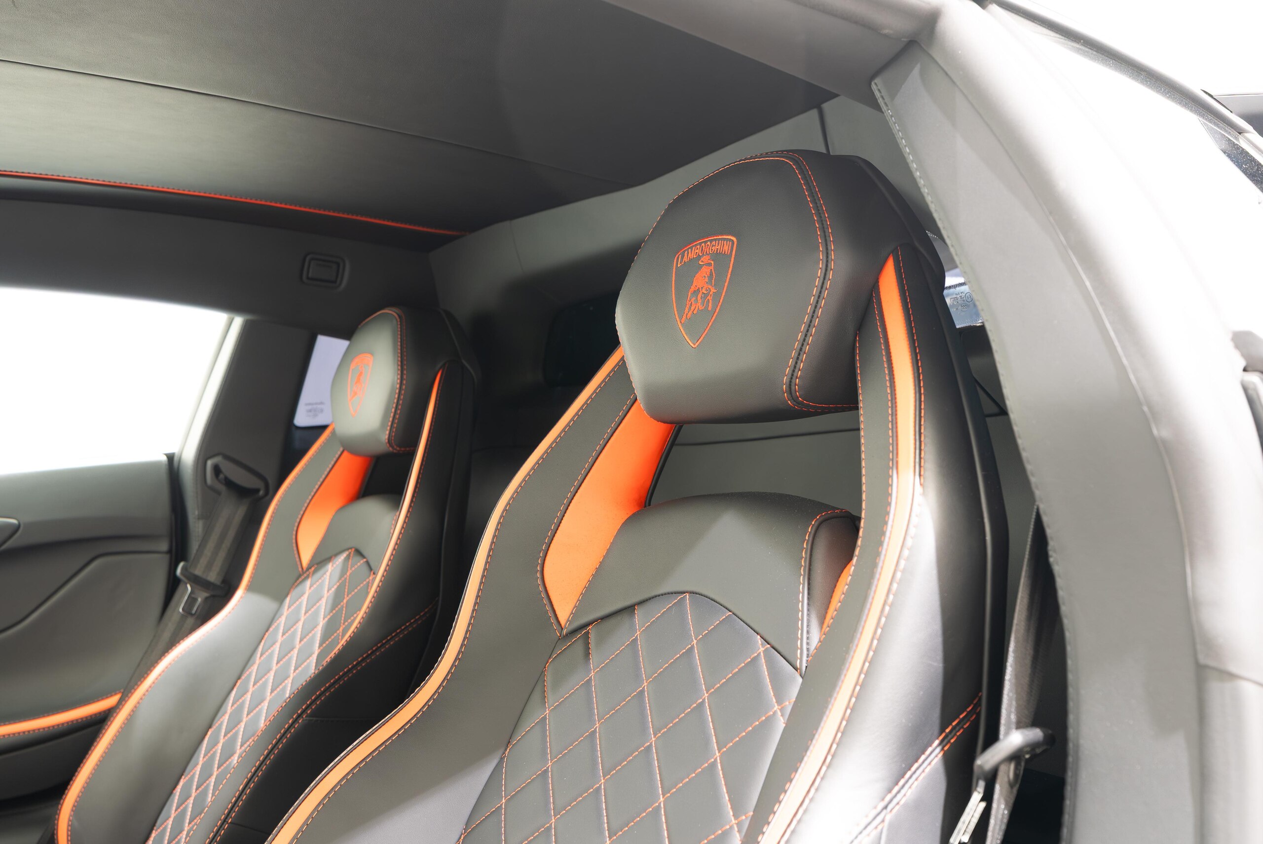 2018 Lamborghini Aventador S — Photo 16 / 26