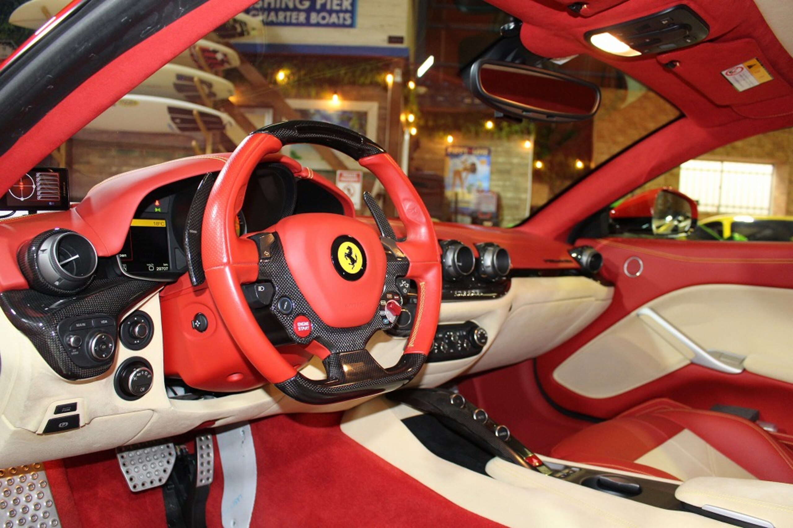 2014 Ferrari F12 Berlinetta — Photo 8 / 24