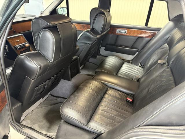 1990 Aston Martin Lagonda — Photo 16 / 20