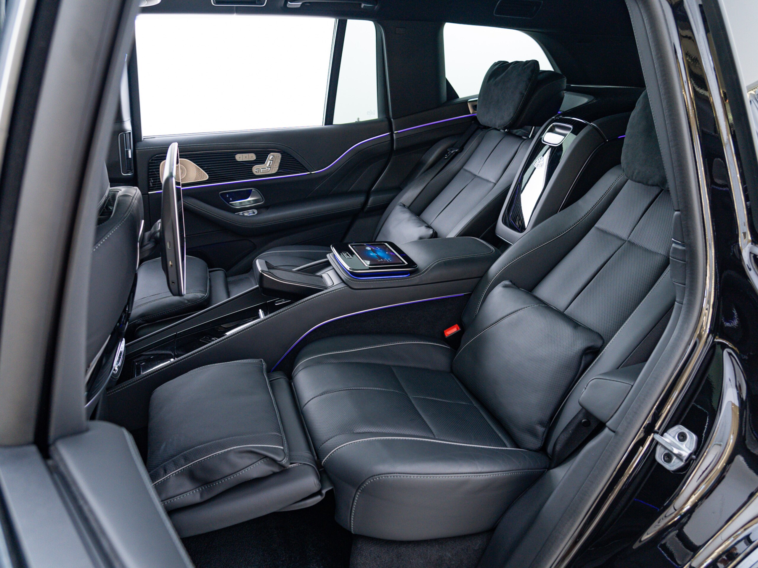 2021 Mercedes Benz Maybach GLS 600 4Matic — Photo 15 / 18