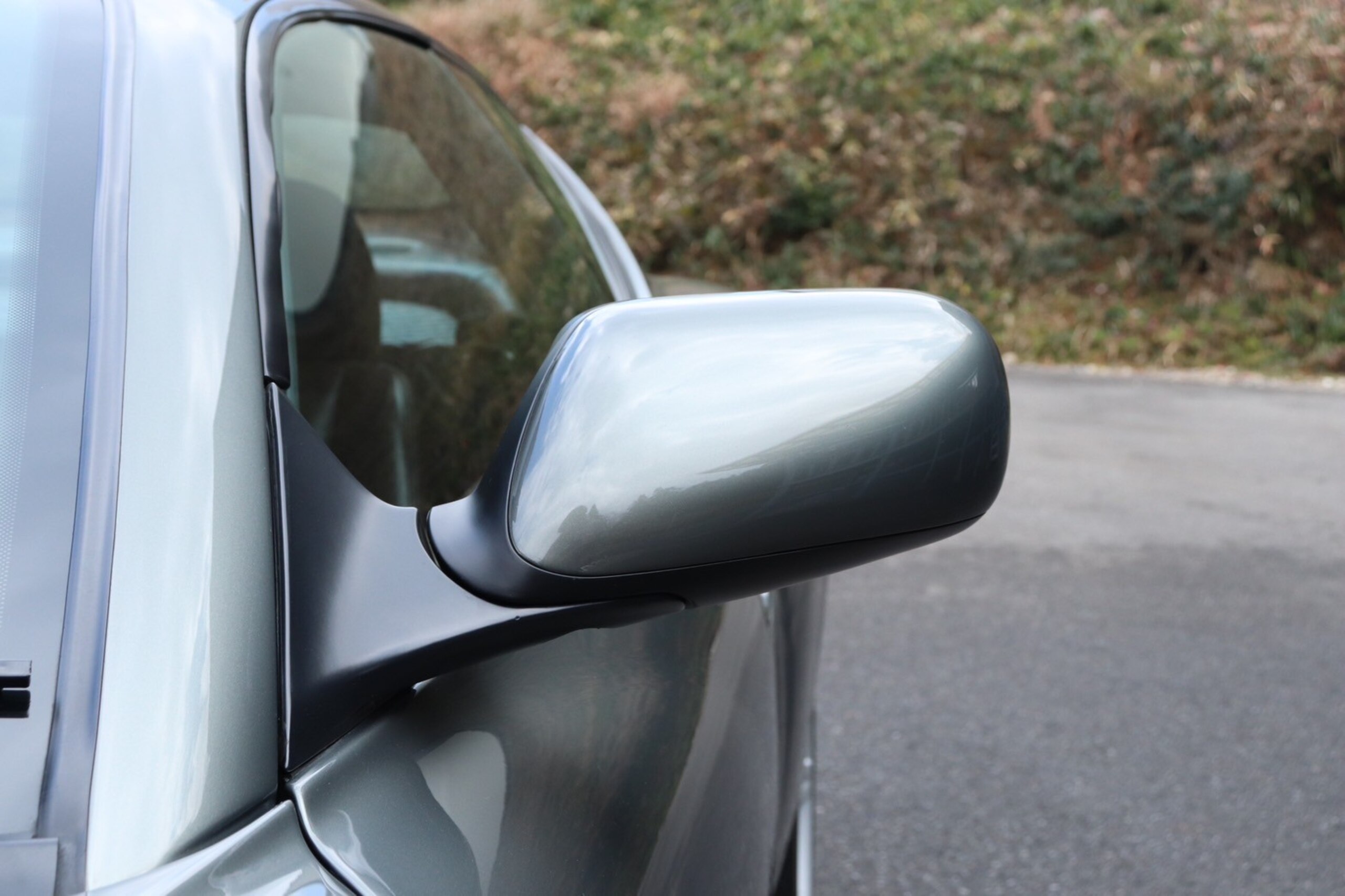 2004 Aston Martin DB7 Zagato — Photo 23 / 27