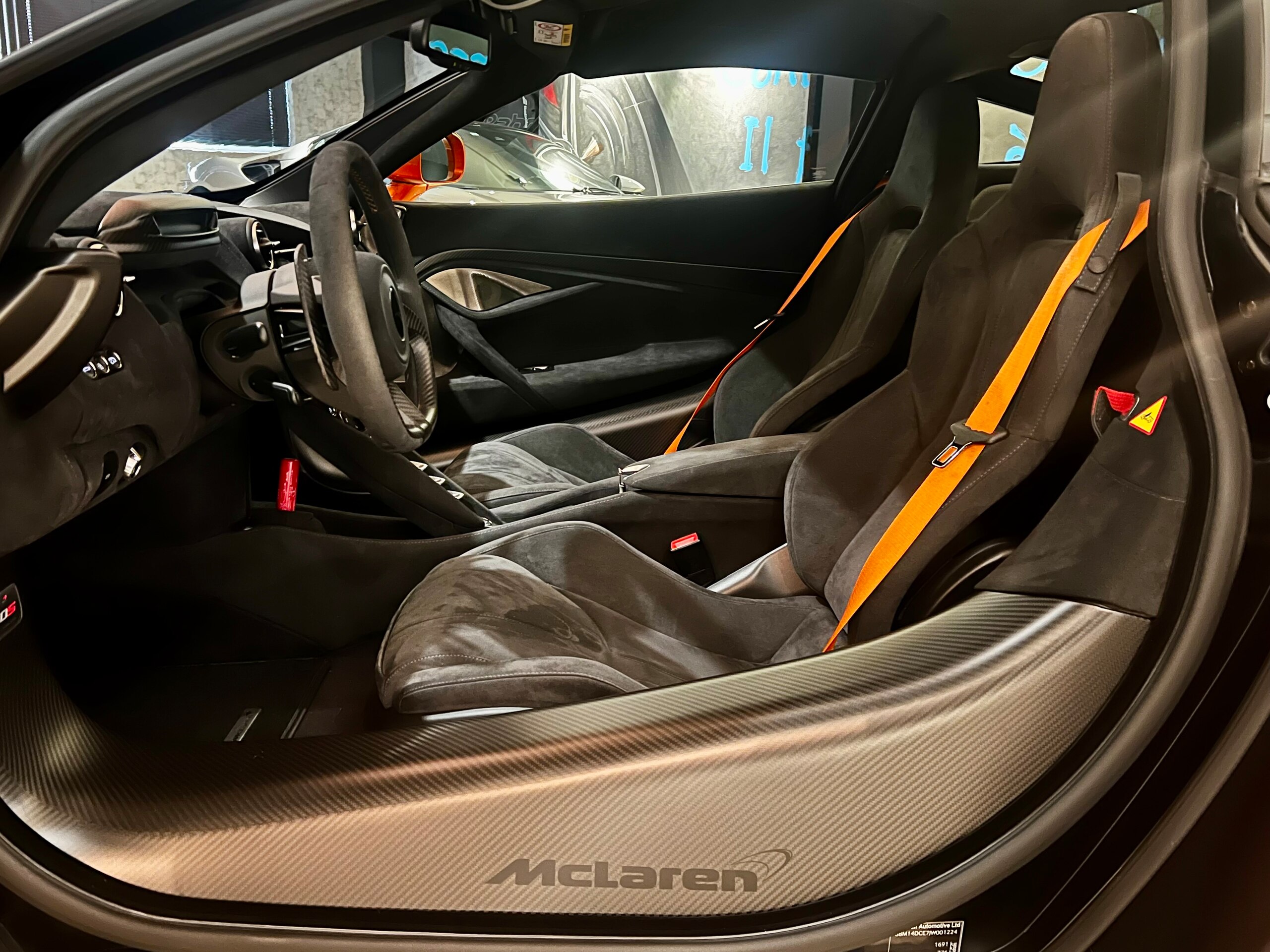 2018 McLaren 720S — Photo 6 / 20