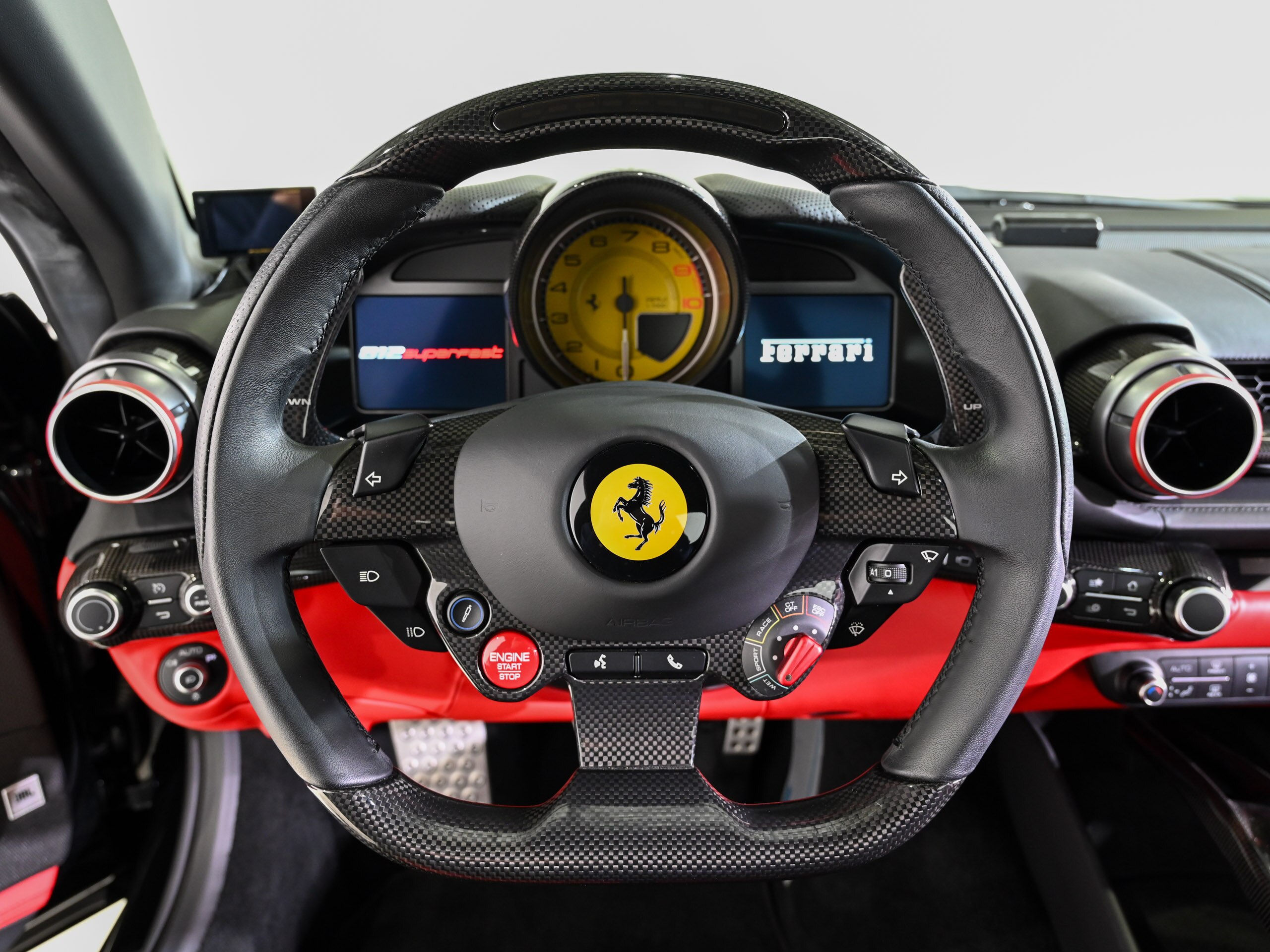 2020 Ferrari 812 Superfast — Photo 10 / 20