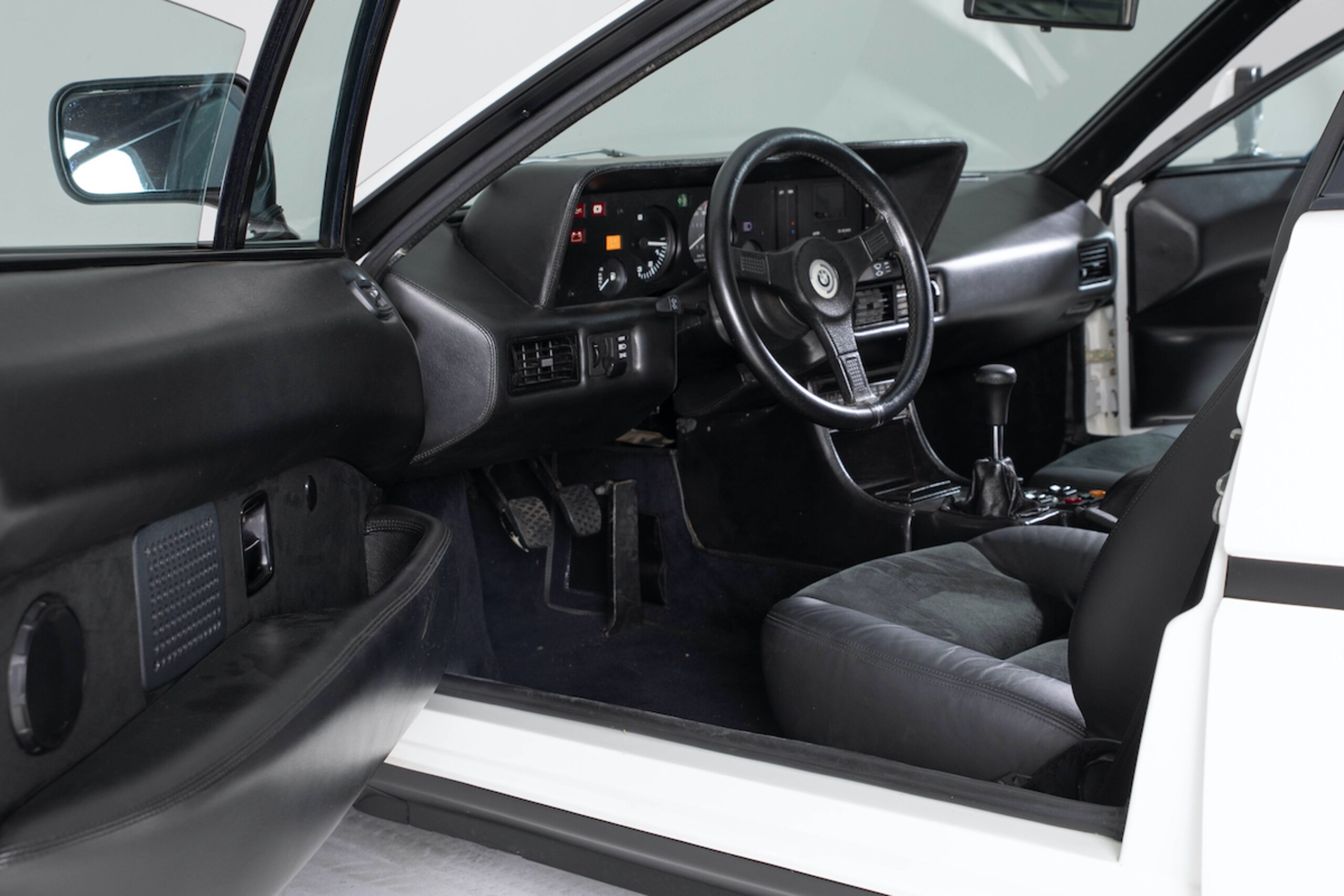 1981 BMW M1 — Photo 16 / 33