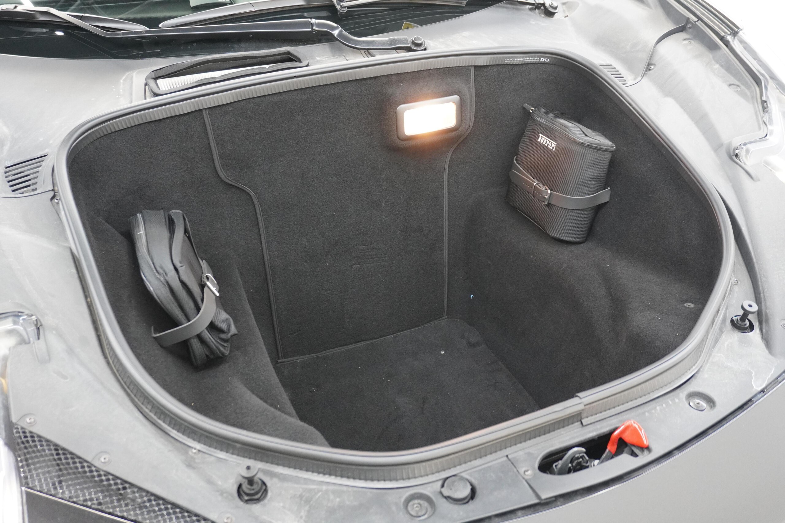 2013 Ferrari 458 Italia F1 DCT — Photo 17 / 17