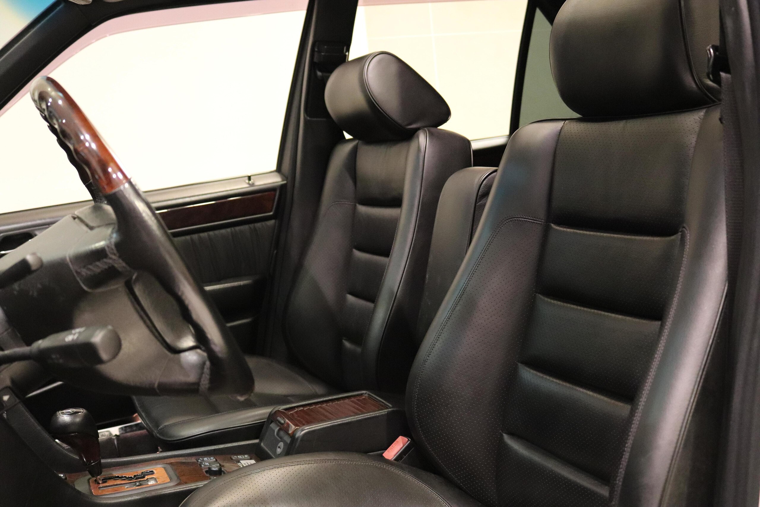 1994 Mercedes Benz E500 — Photo 8 / 19
