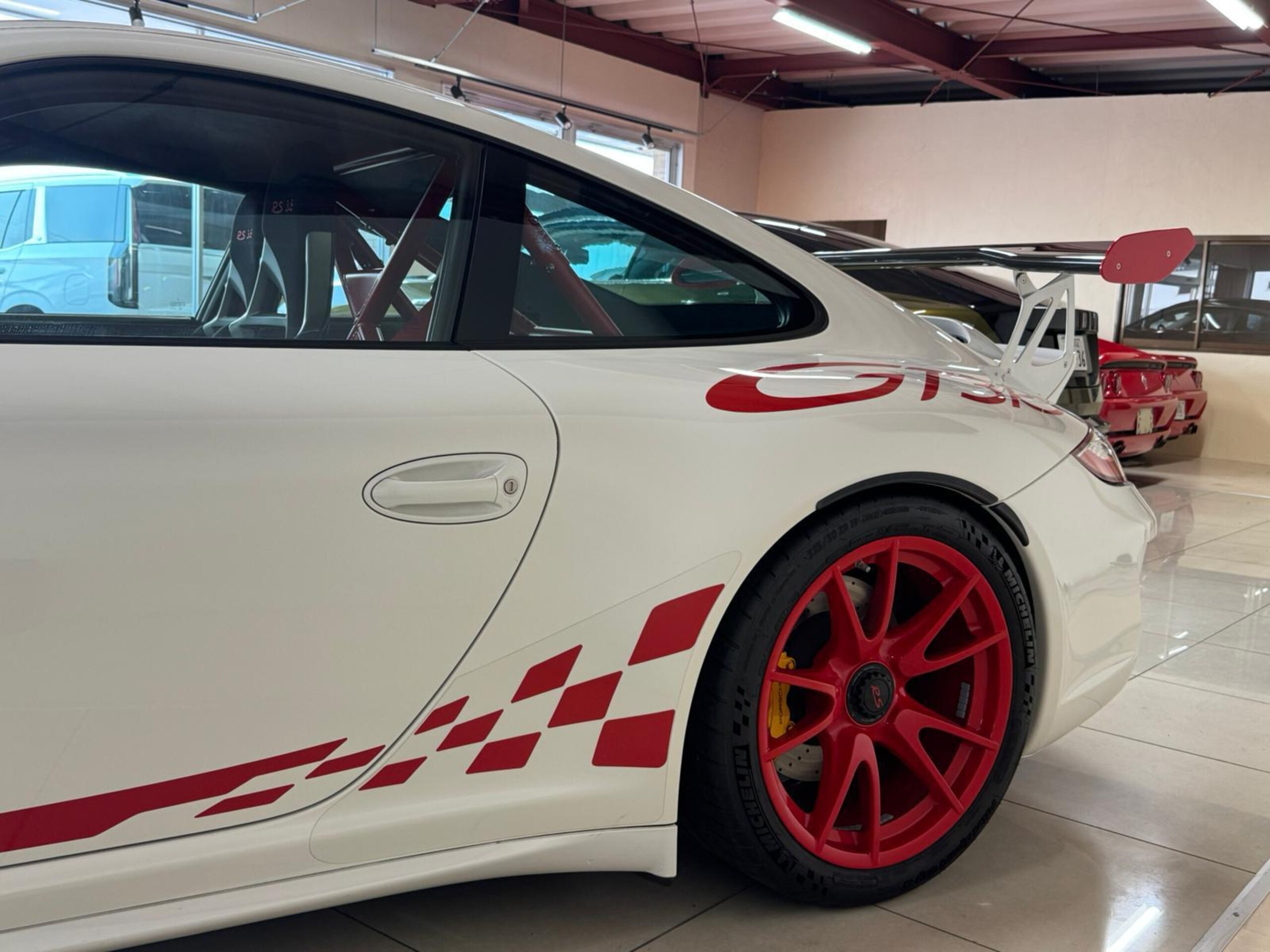 2011 Porsche 911 GT3 RS — Photo 10 / 40