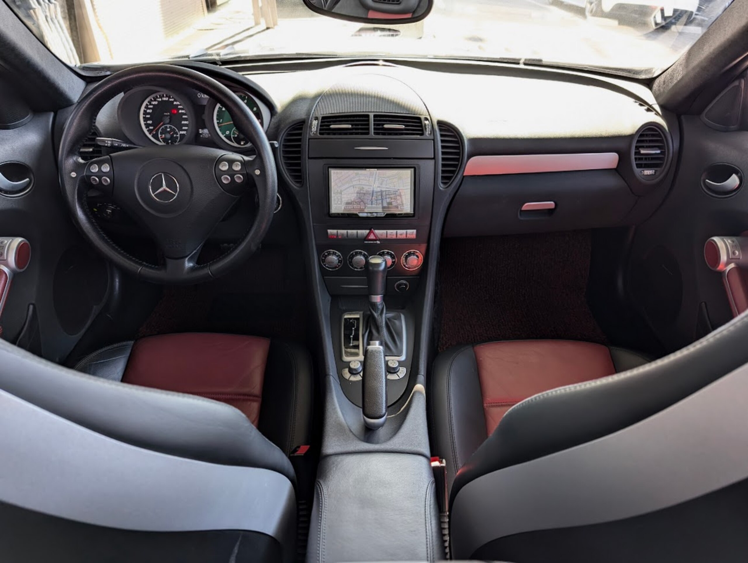 2004 Mercedes Benz SLK55 AMG — Photo 7 / 21