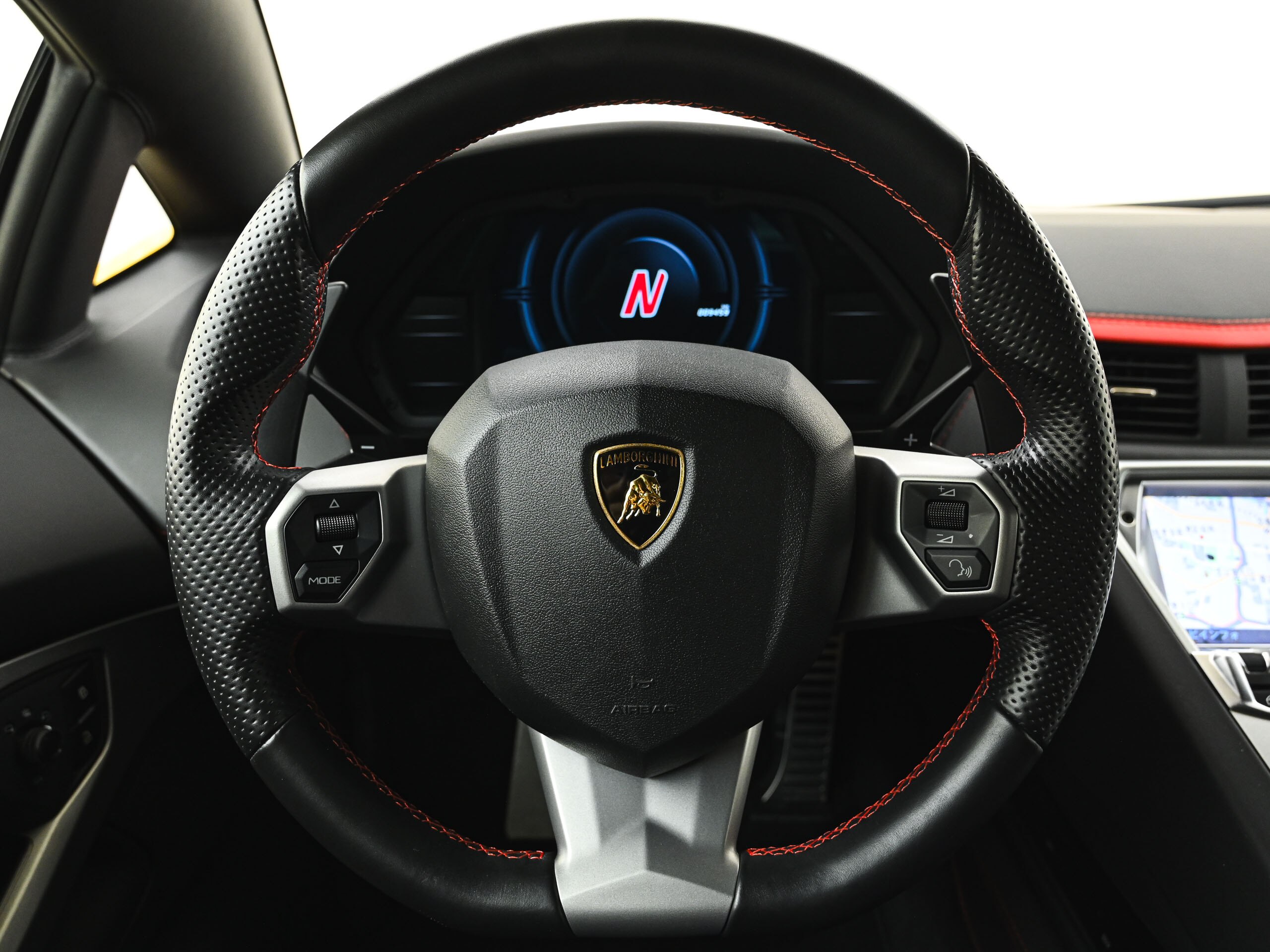 2017 Lamborghini Aventador S — Photo 11 / 19