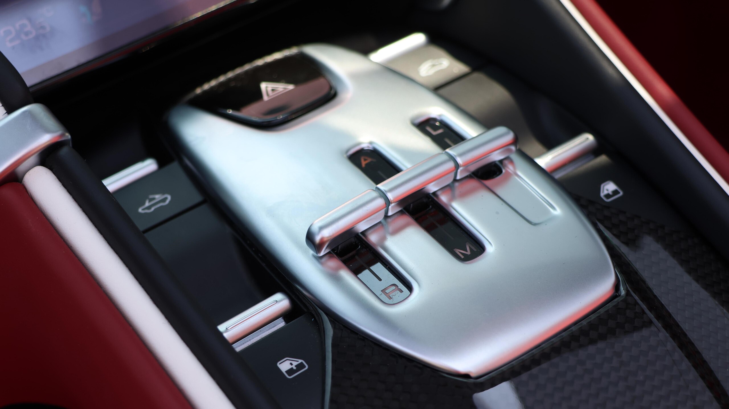 2025 Ferrari Roma — Photo 8 / 41