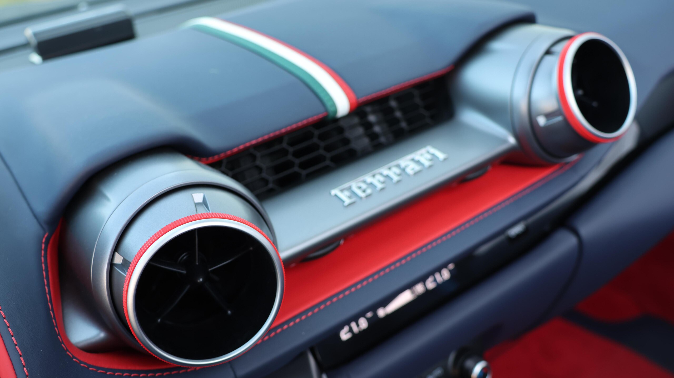2021 Ferrari 812GTS — Photo 20 / 38