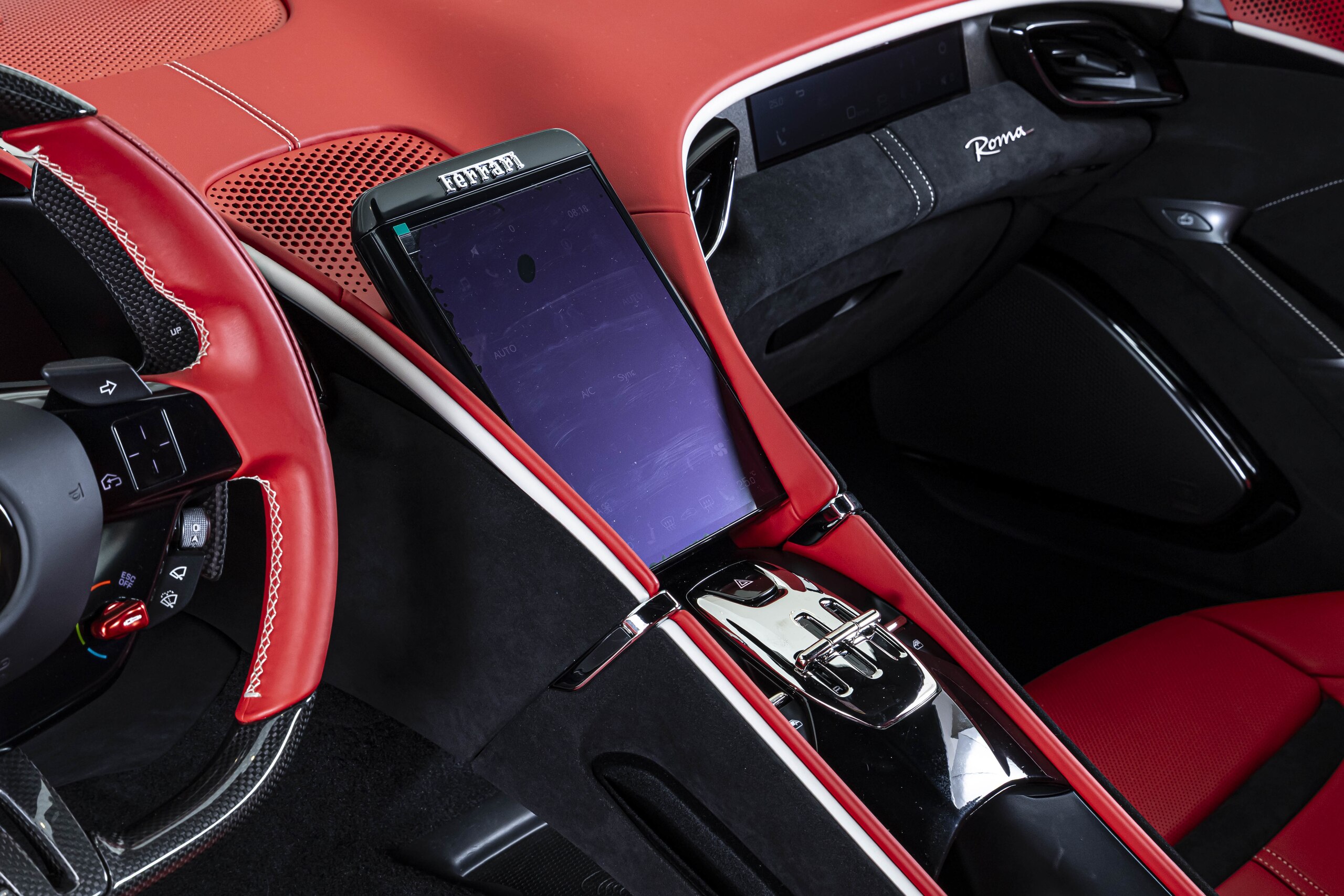 2024 Ferrari Roma — Photo 18 / 31