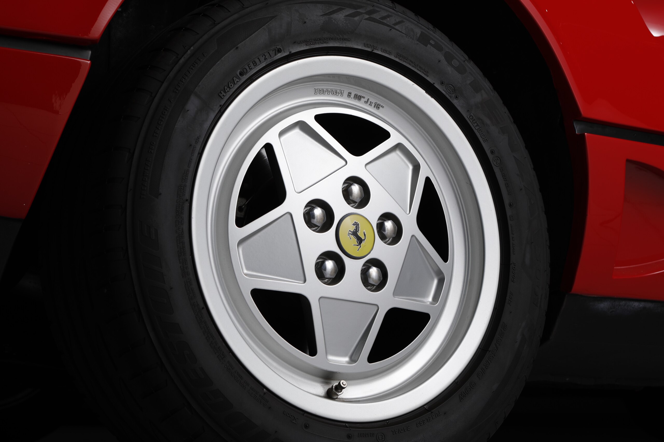 1989 Ferrari 208 GTB Turbo — Photo 23 / 25