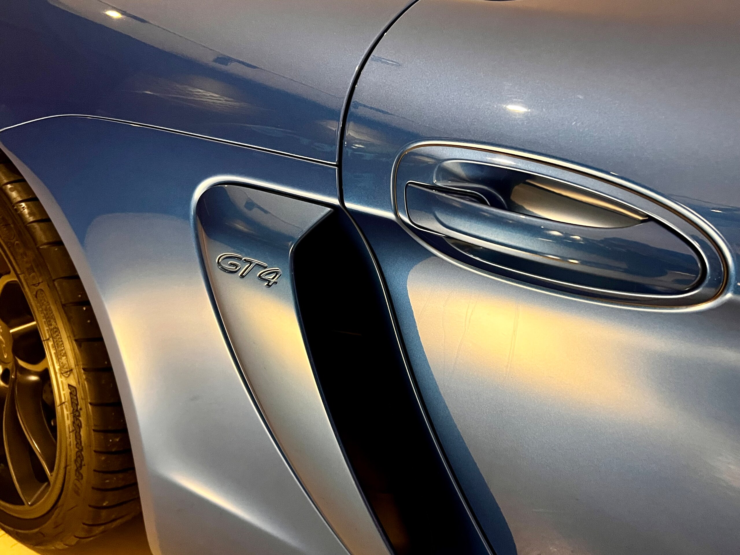 2016 Porsche Cayman GT4 — Photo 9 / 22
