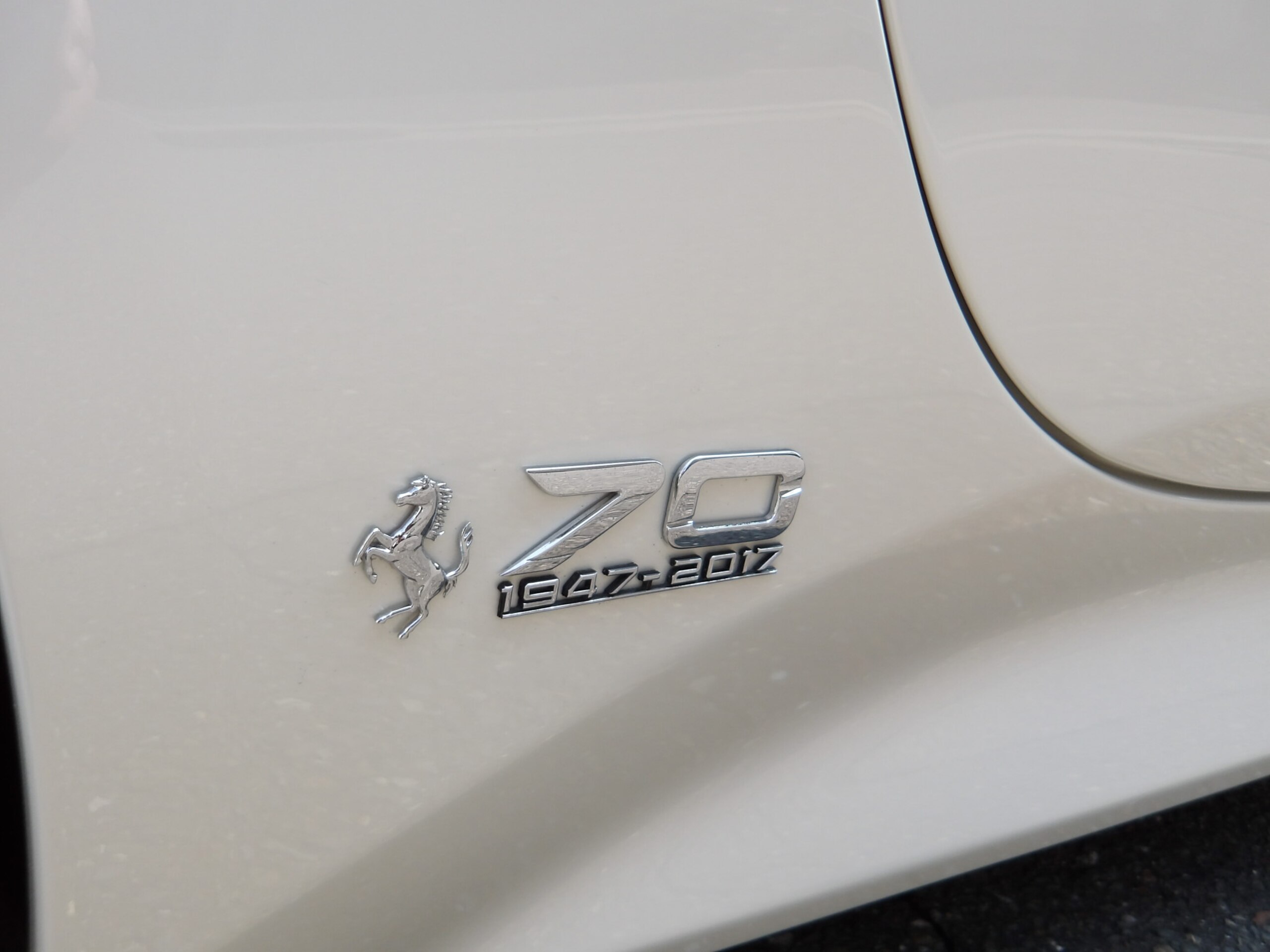 2017 Ferrari California T 70th Anniversary Tailor Made Collection — Photo 6 / 15