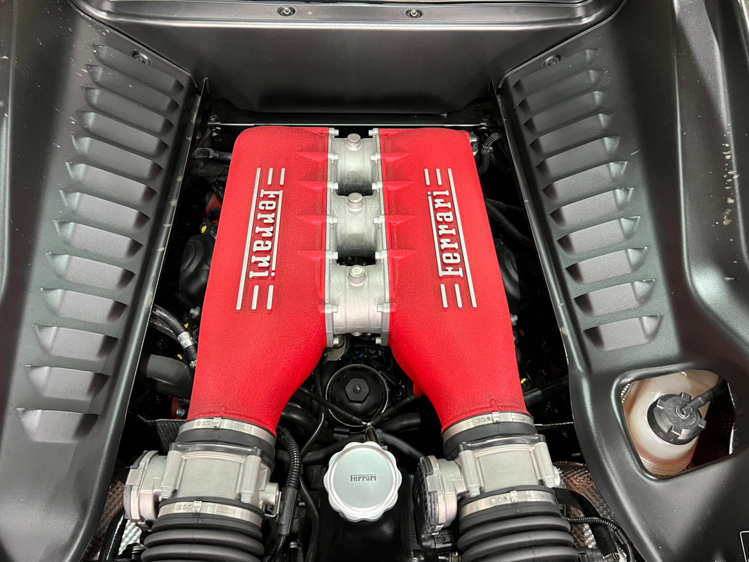 2010 Ferrari 458 Italia F1 DCT — Photo 30 / 30