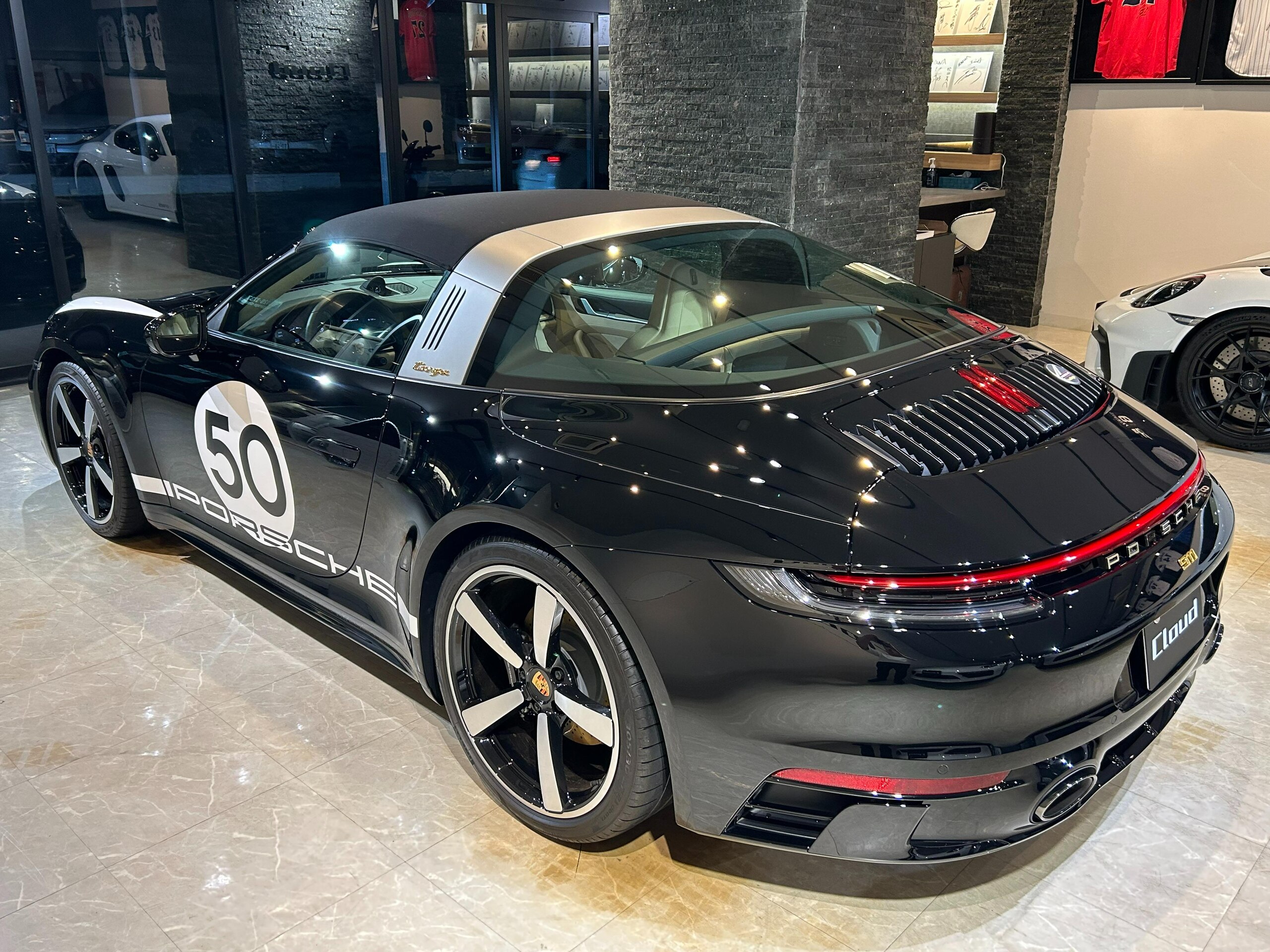 2020 Porsche 911 Targa 4S — Photo 21 / 78