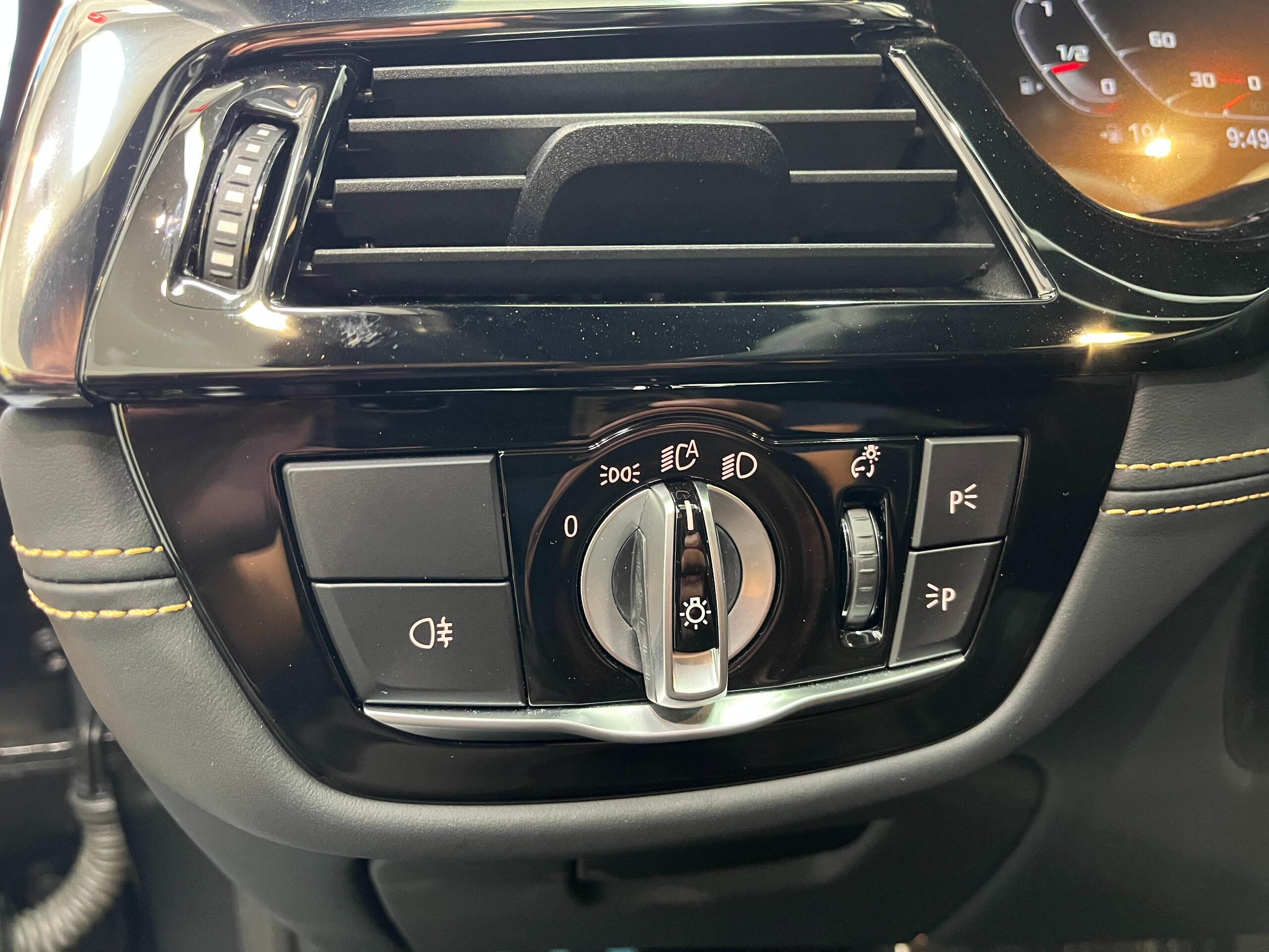 2023 BMW M5 Competition — Photo 14 / 26