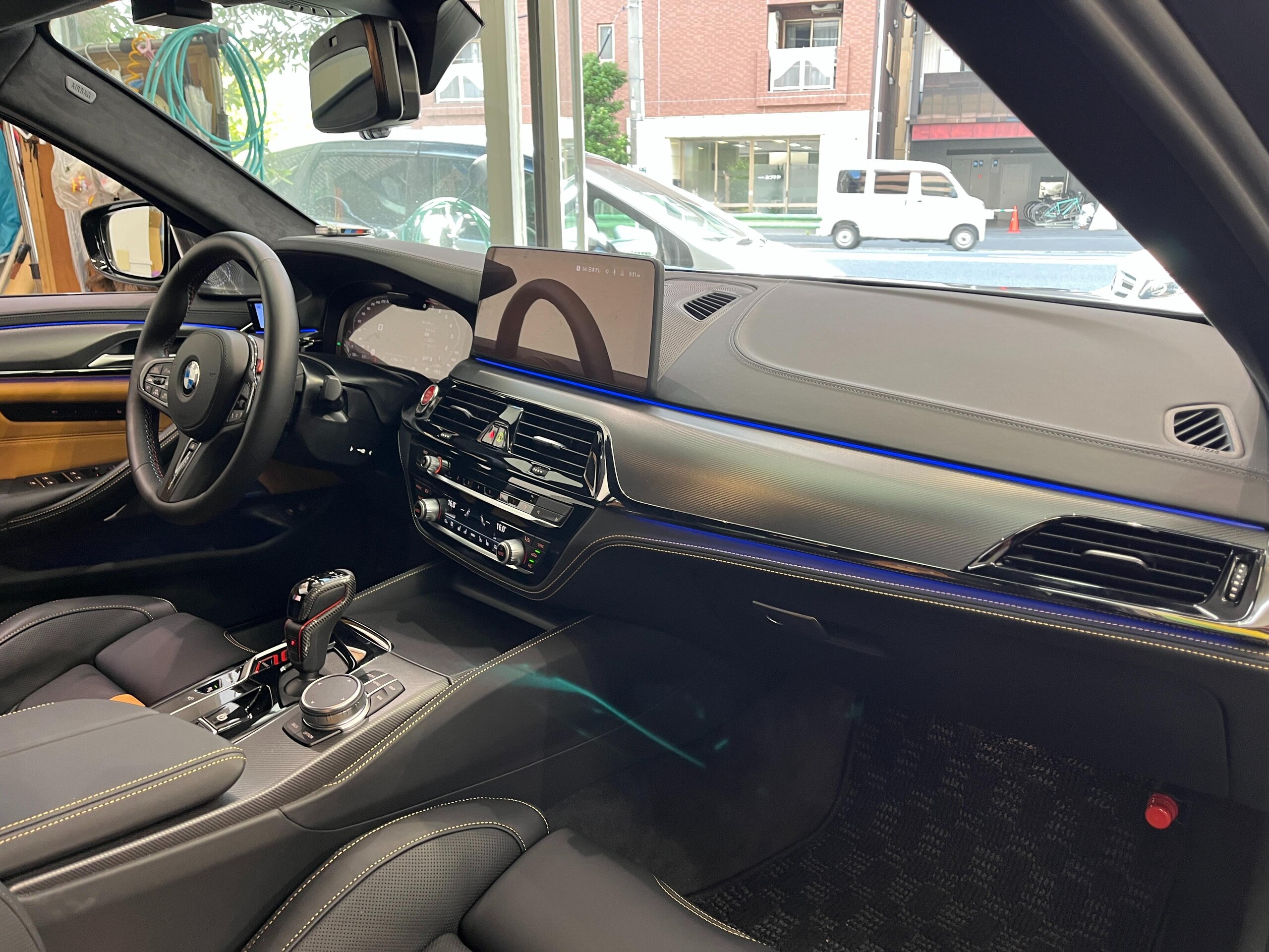 2023 BMW M5 Competition — Photo 17 / 26