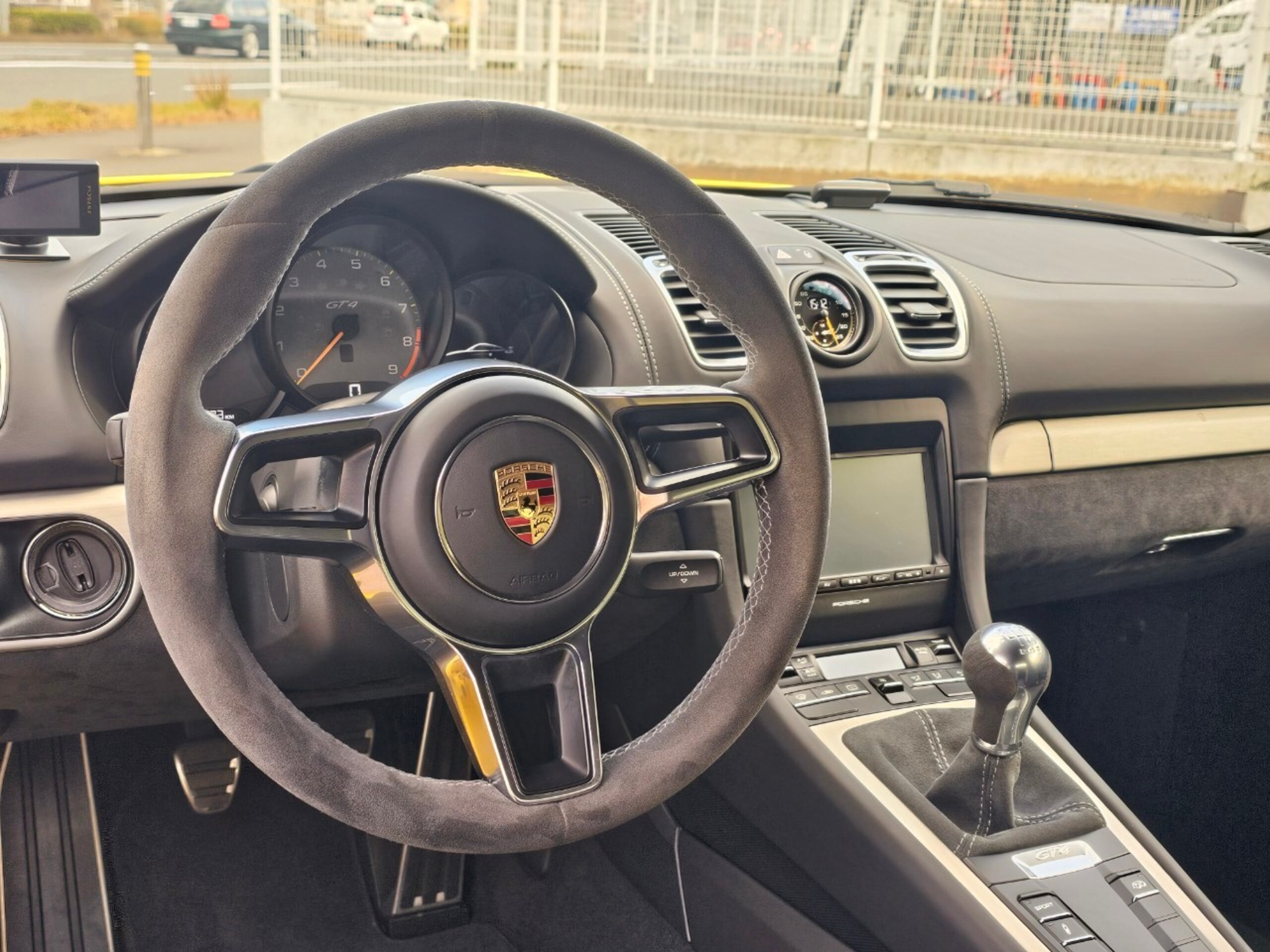 2015 Porsche Cayman GT4 — Photo 10 / 20
