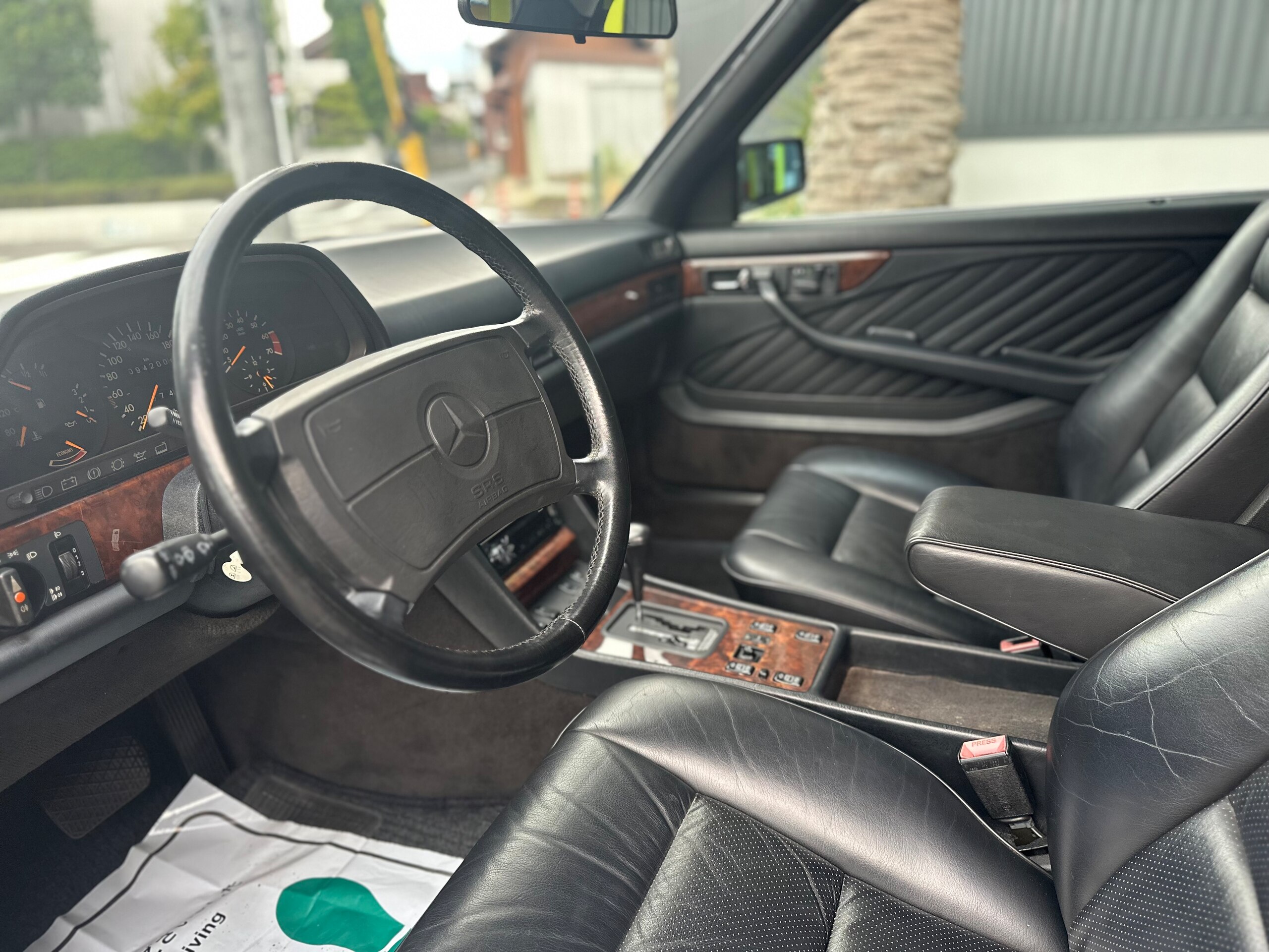 1991 Mercedes Benz 560SEC — Photo 6 / 17