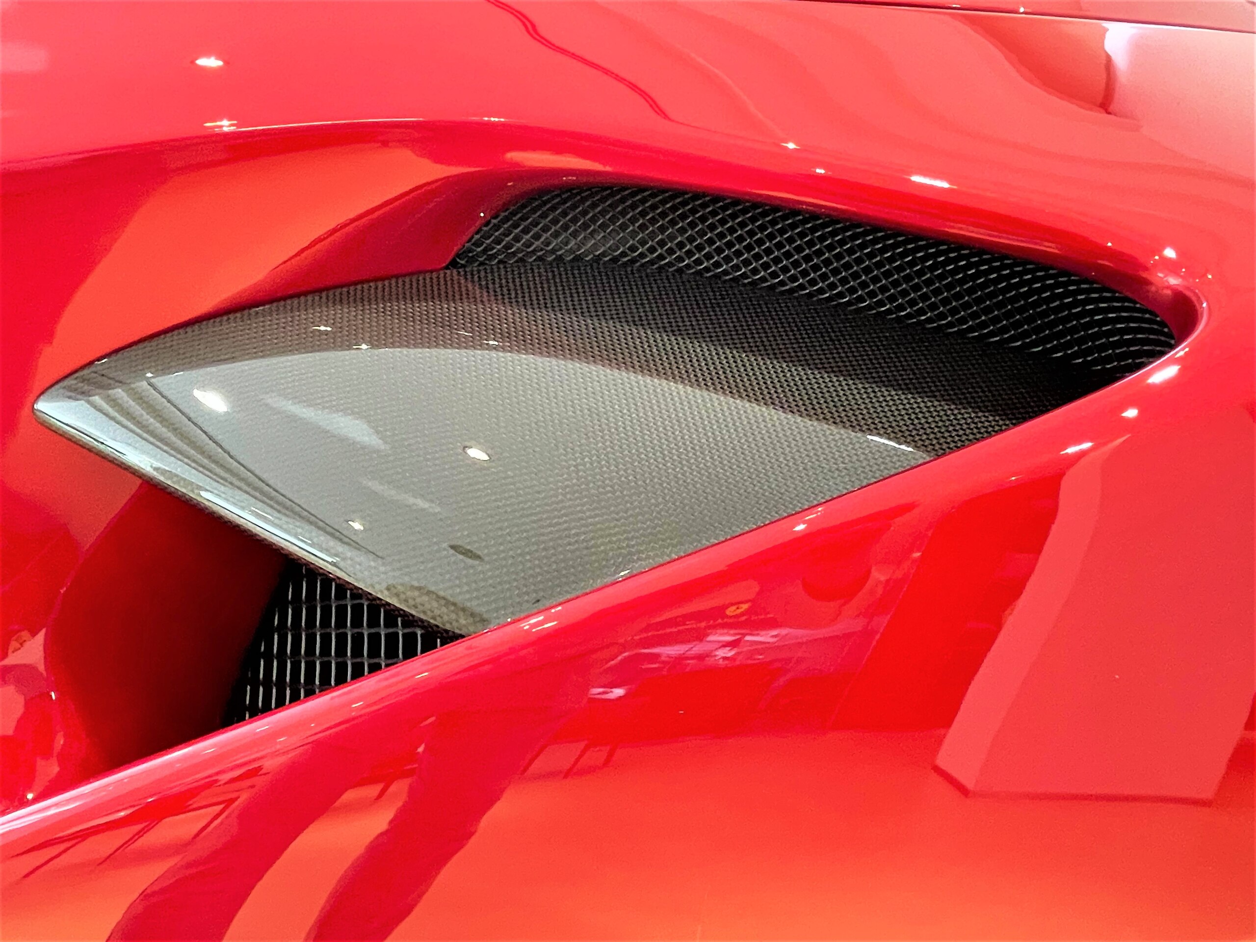 2018 Ferrari 488 Spider — Photo 26 / 29