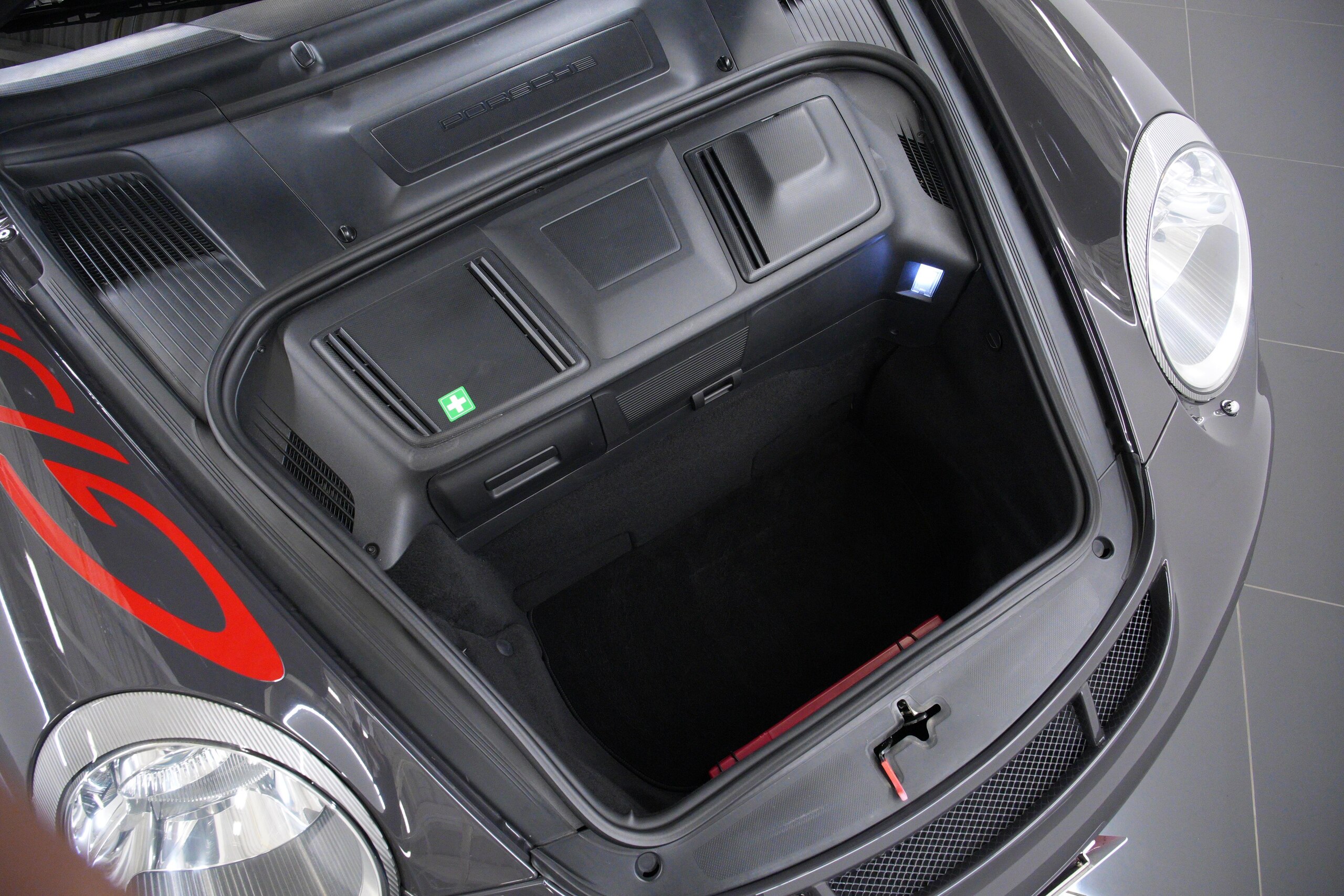 2011 Porsche 911 GT3 RS — Photo 18 / 43