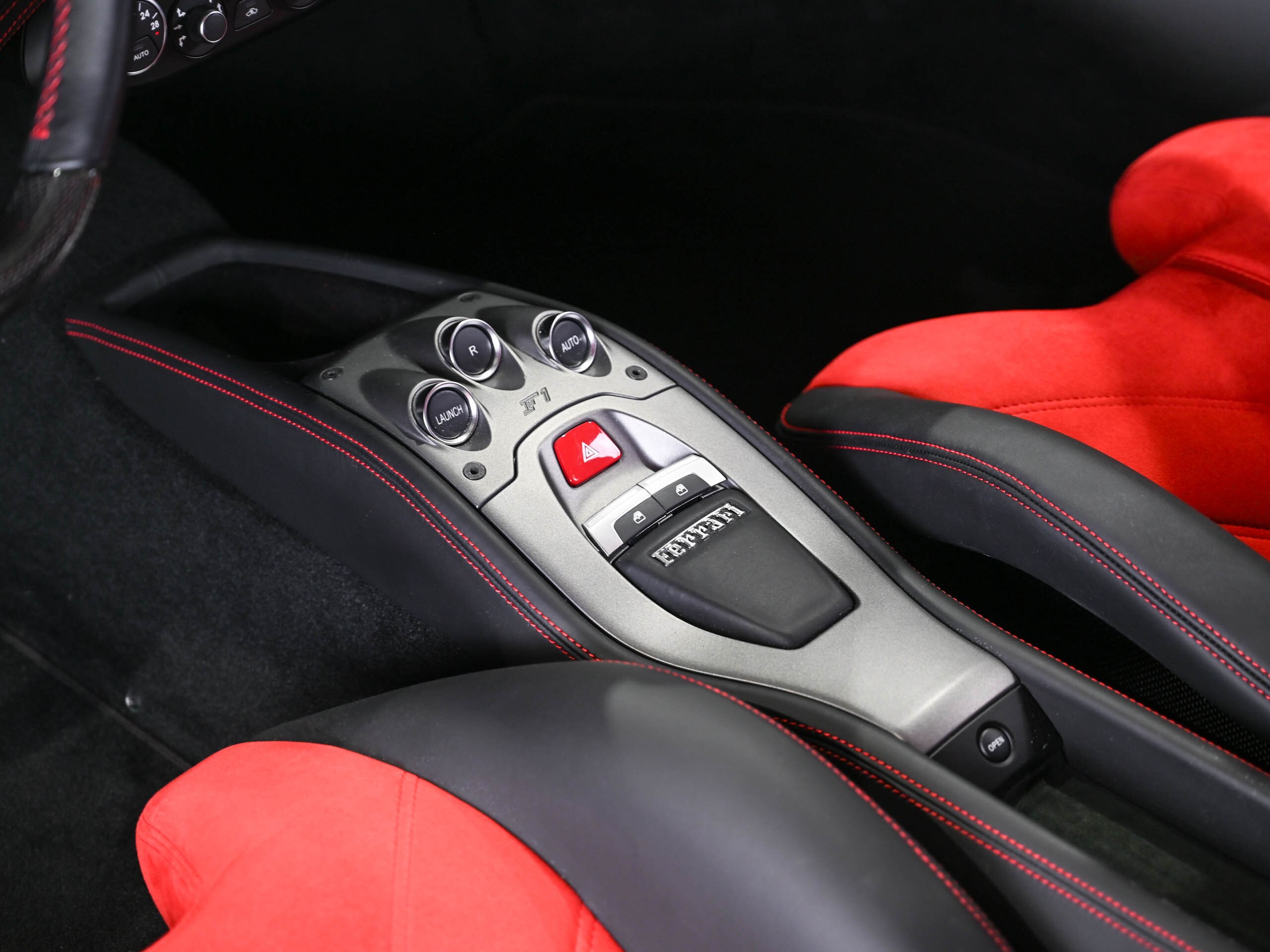 2010 Ferrari 458 Italia F1 DCT — Photo 16 / 22
