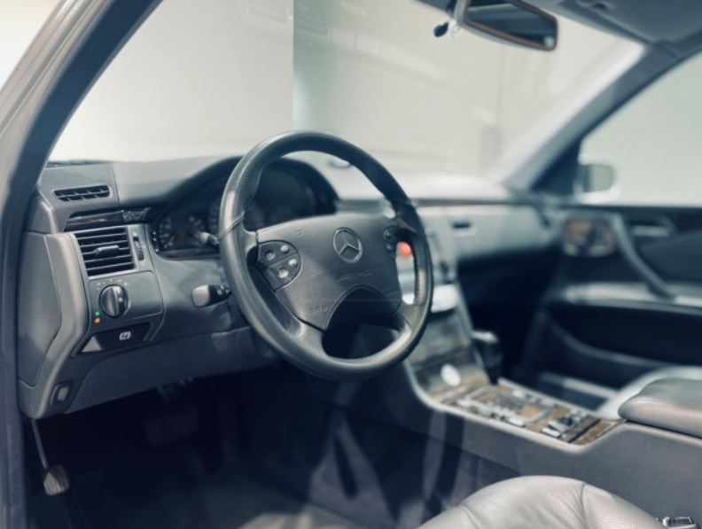 2001 Mercedes Benz E55 AMG — Photo 15 / 19
