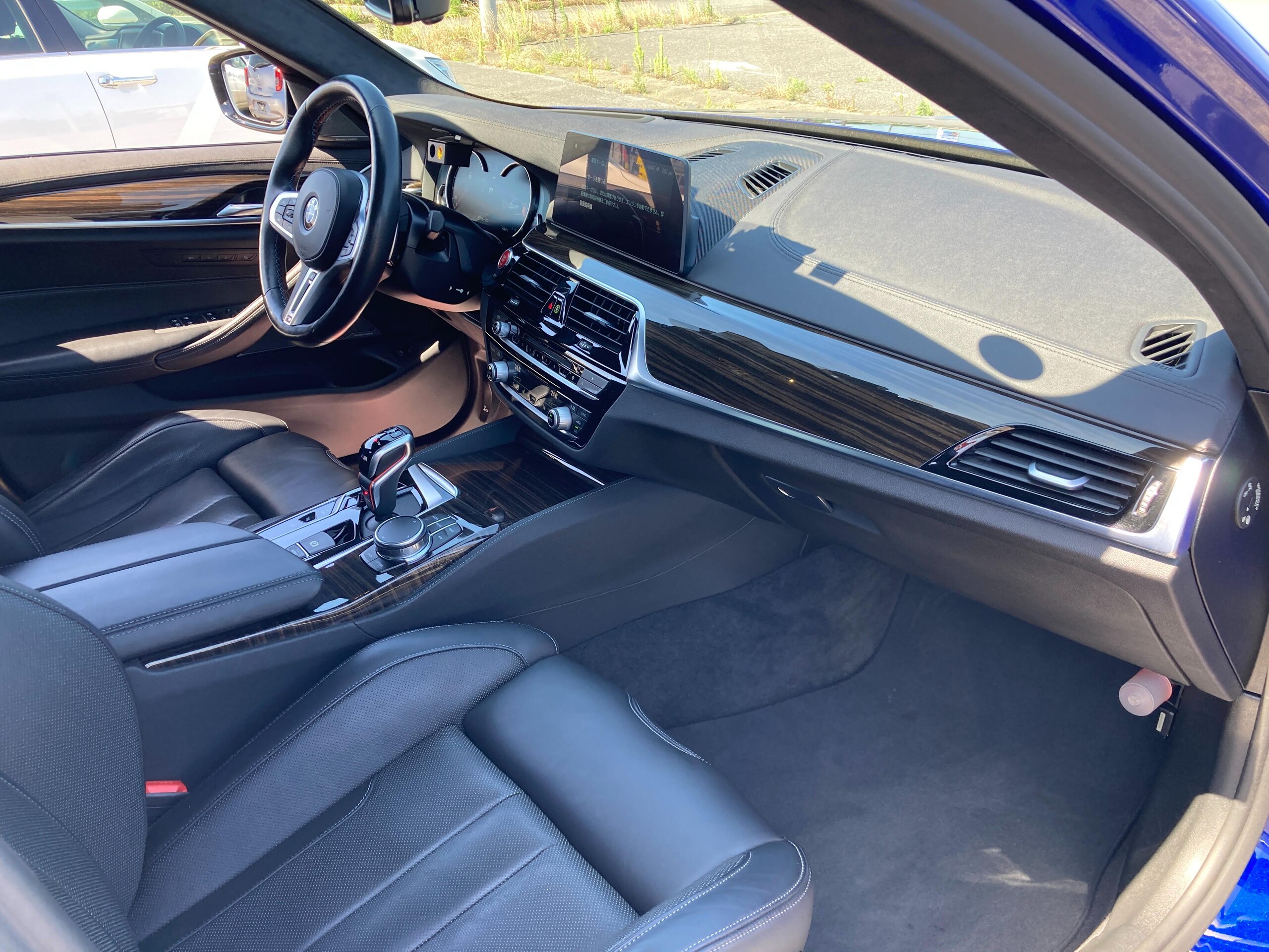 2018 BMW M5 — Photo 19 / 27