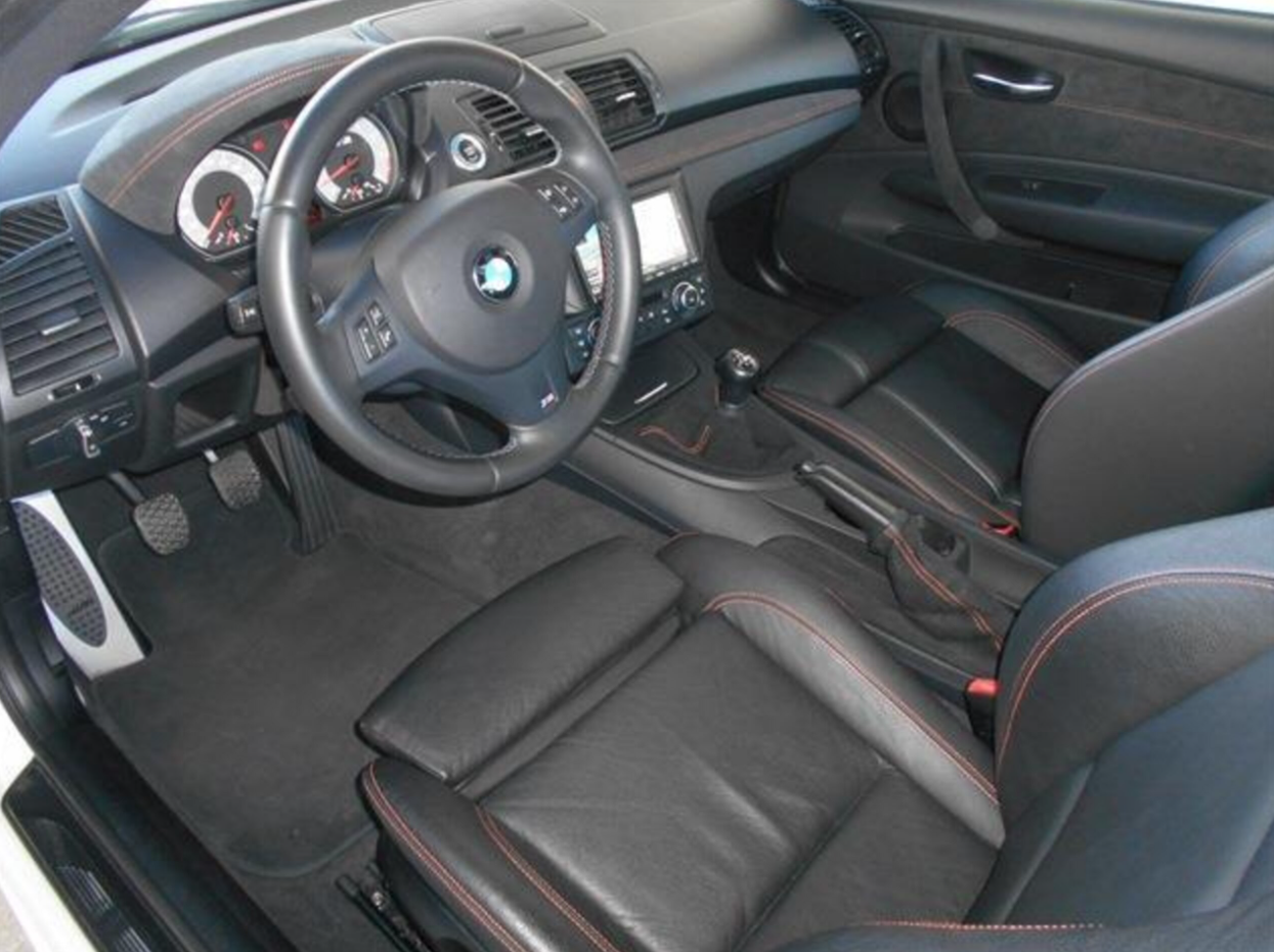 2011 BMW 1M Coupe — Photo 12 / 21