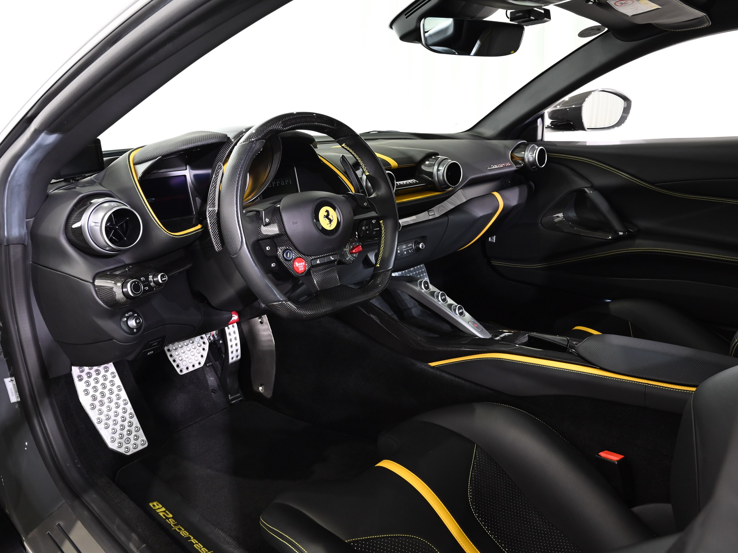 2019 Ferrari 812 Superfast — Photo 6 / 19