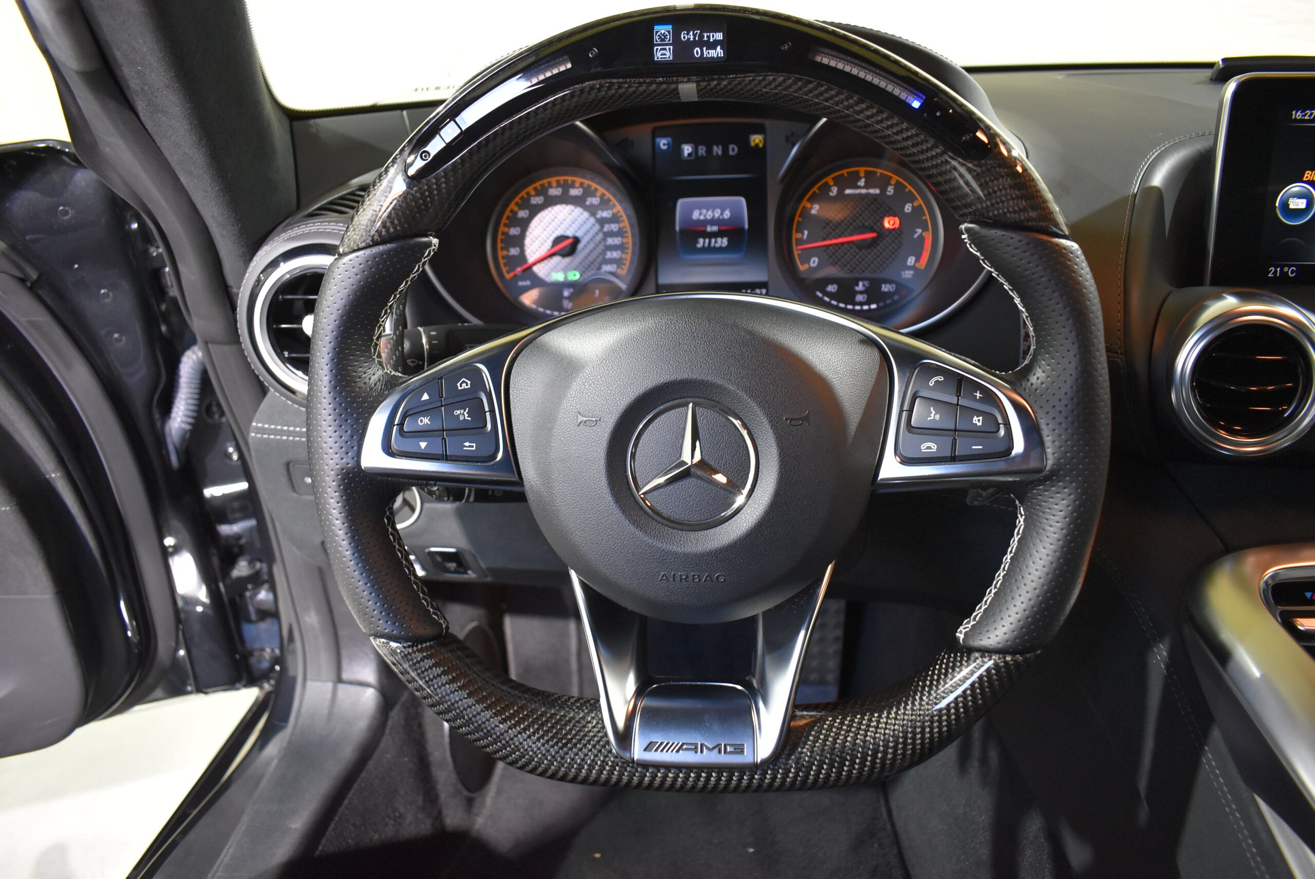 2016 Mercedes Benz AMG GT S — Photo 8 / 17