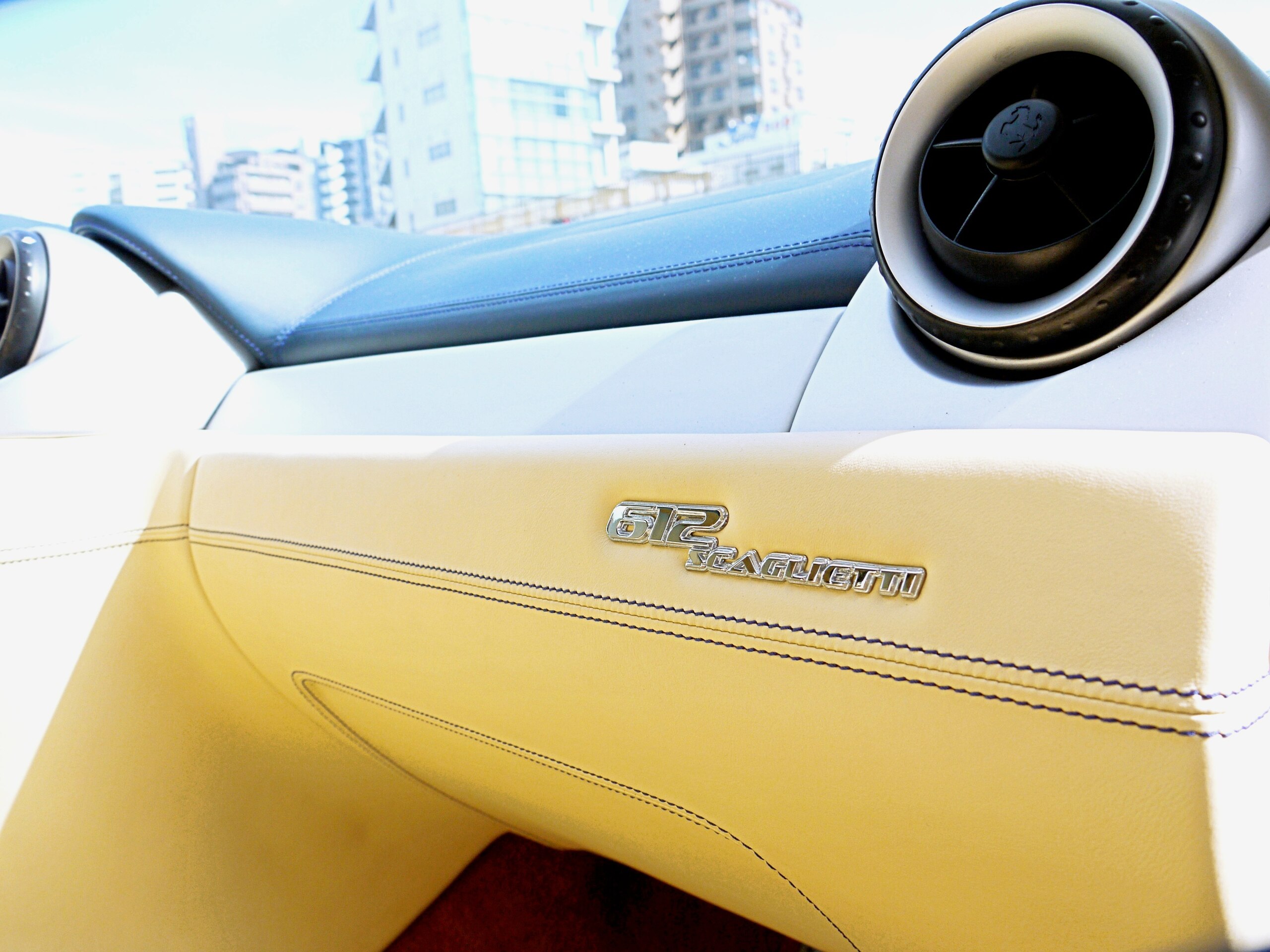2010 Ferrari 612 Scaglietti — Photo 12 / 16
