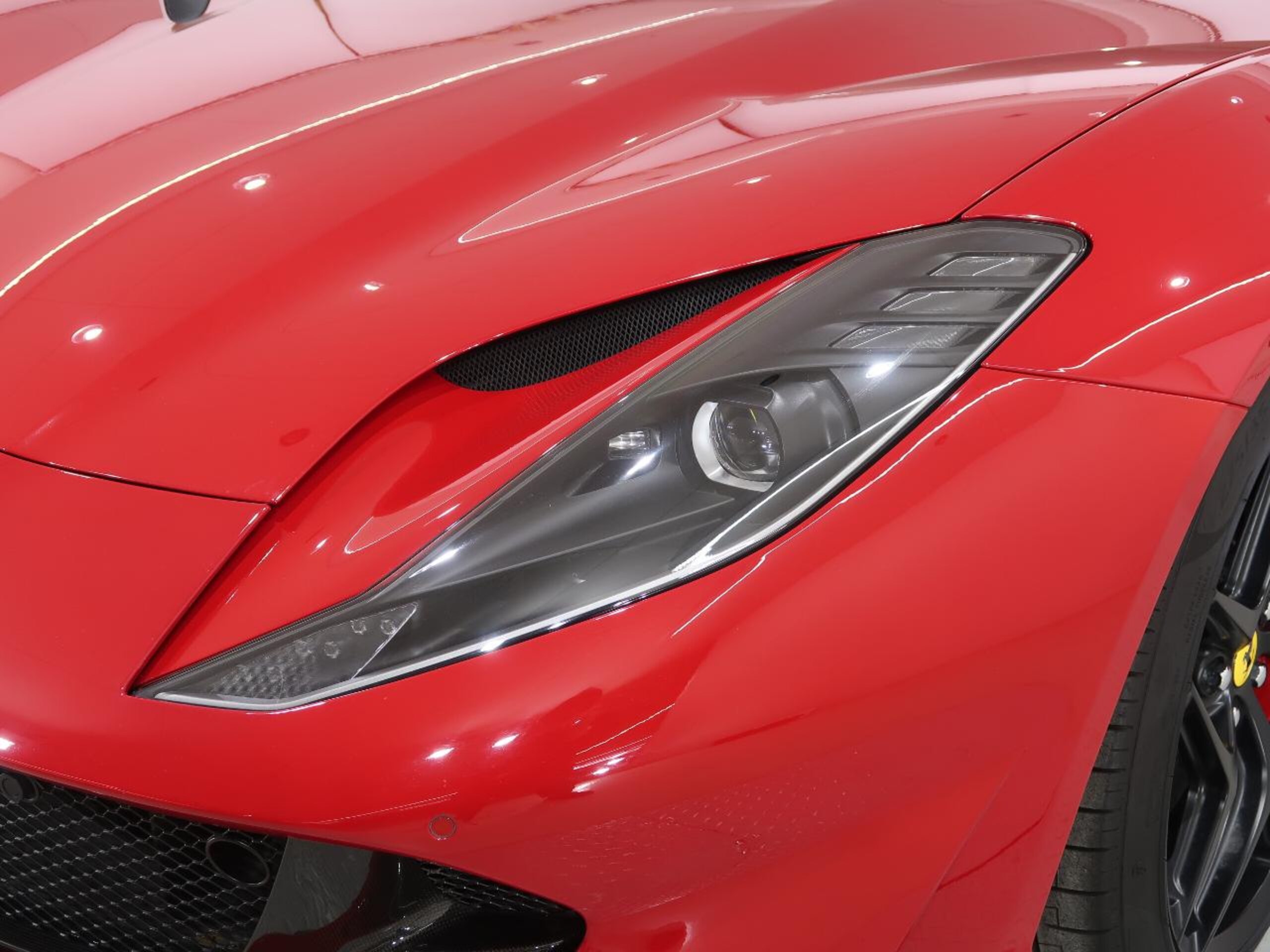2018 Ferrari 812 Superfast — Photo 37 / 51