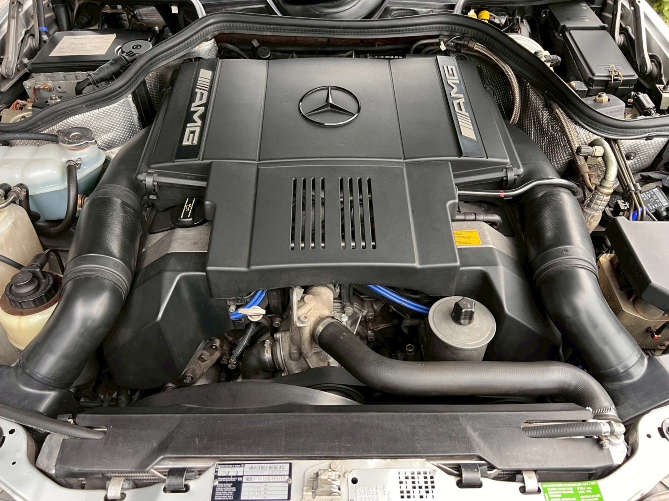 1995 Mercedes Benz E60 AMG — Photo 66 / 74