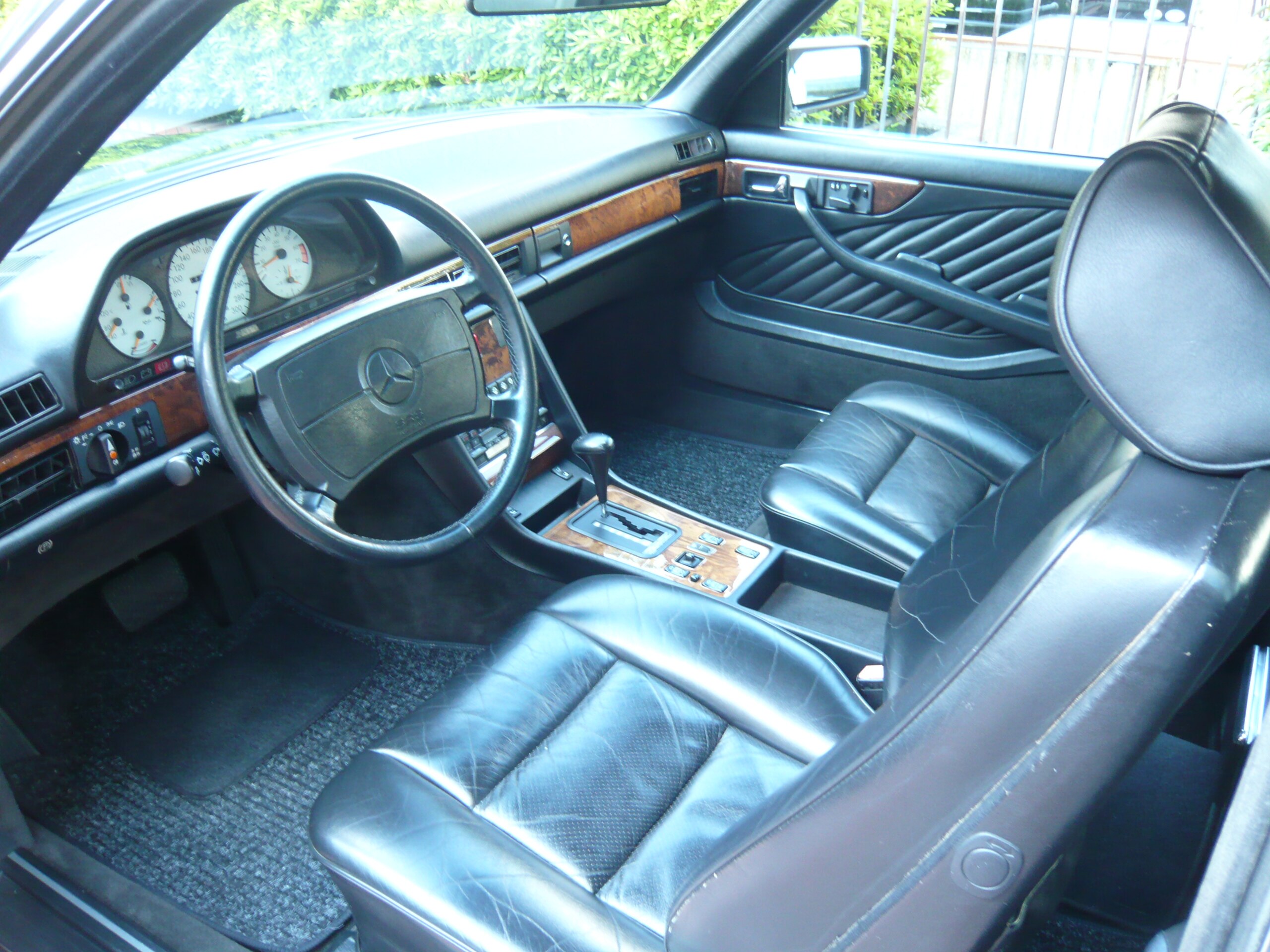 1990 Mercedes Benz 560SEC — Photo 7 / 19