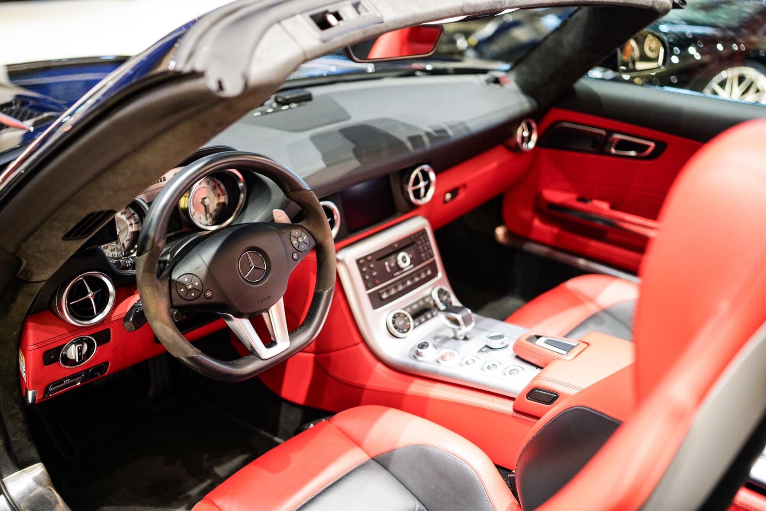 2013 Mercedes Benz SLS AMG Roadster — Photo 8 / 20