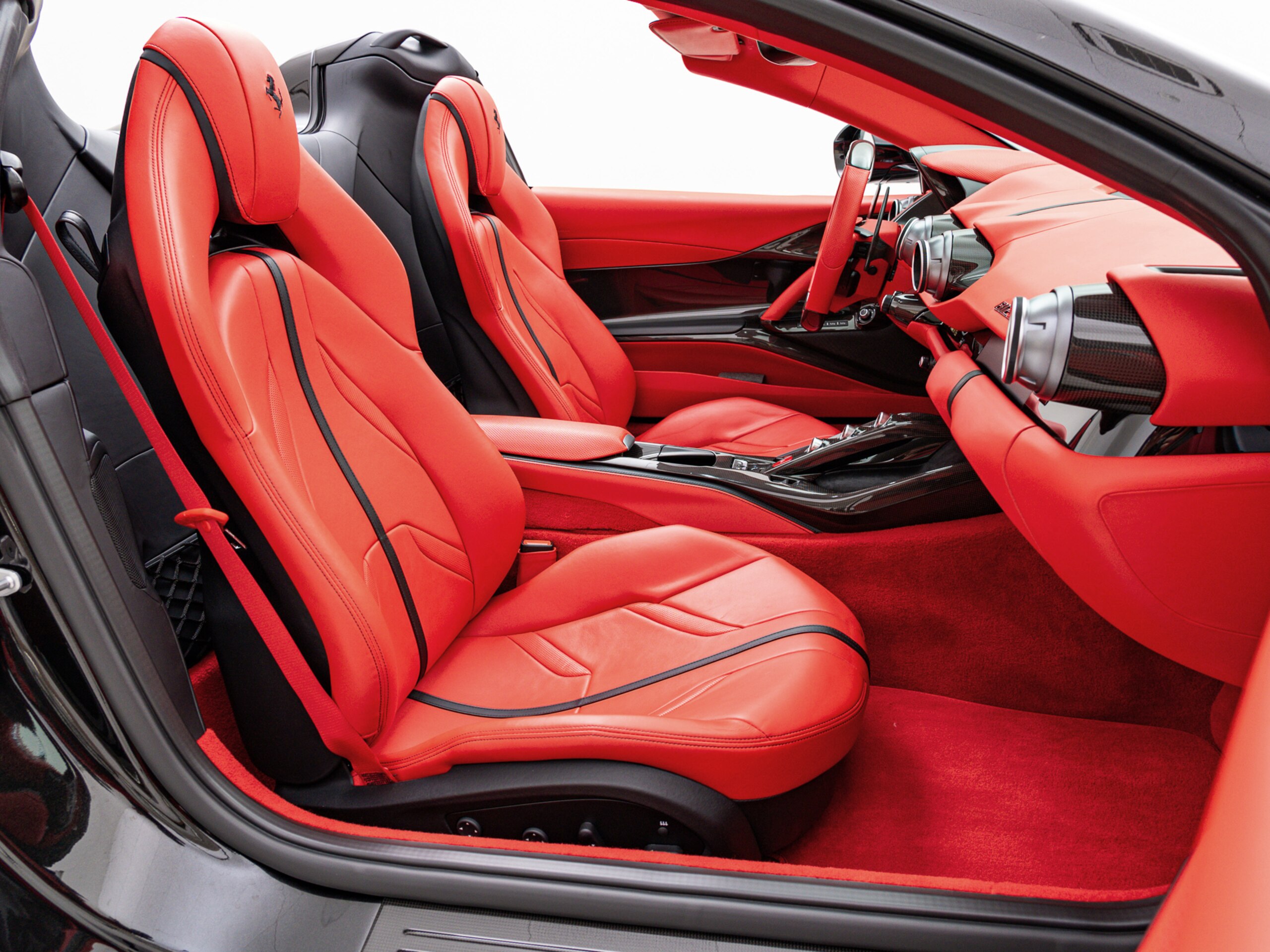 2022 Ferrari 812GTS — Photo 37 / 51