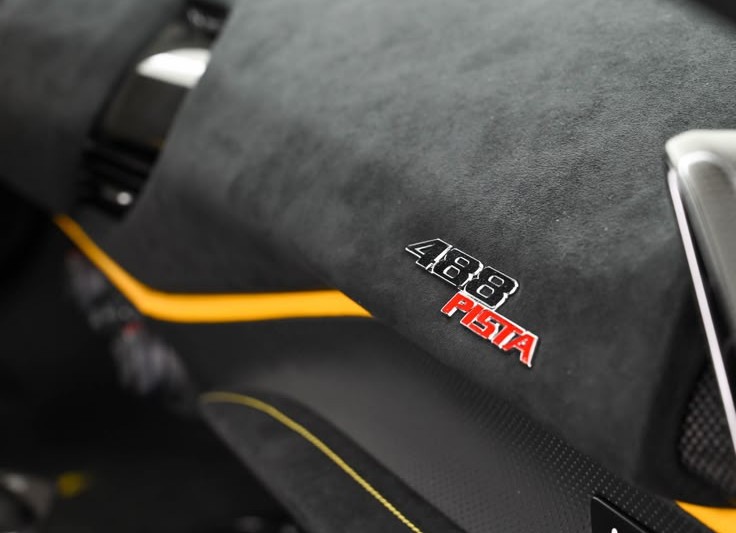 2020 Ferrari 488 Pista — Photo 16 / 22
