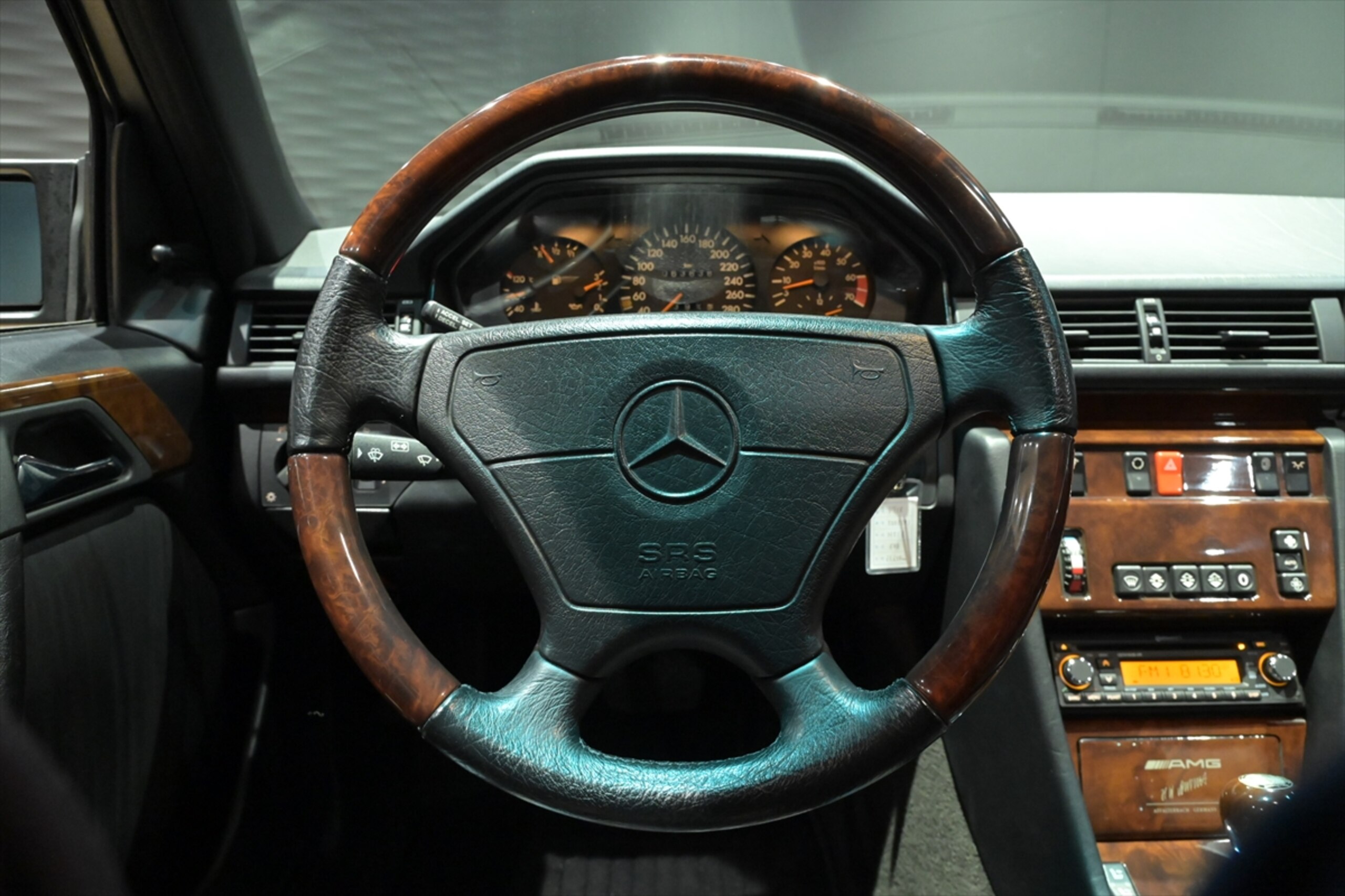 1993 Mercedes Benz E60 AMG — Photo 12 / 26