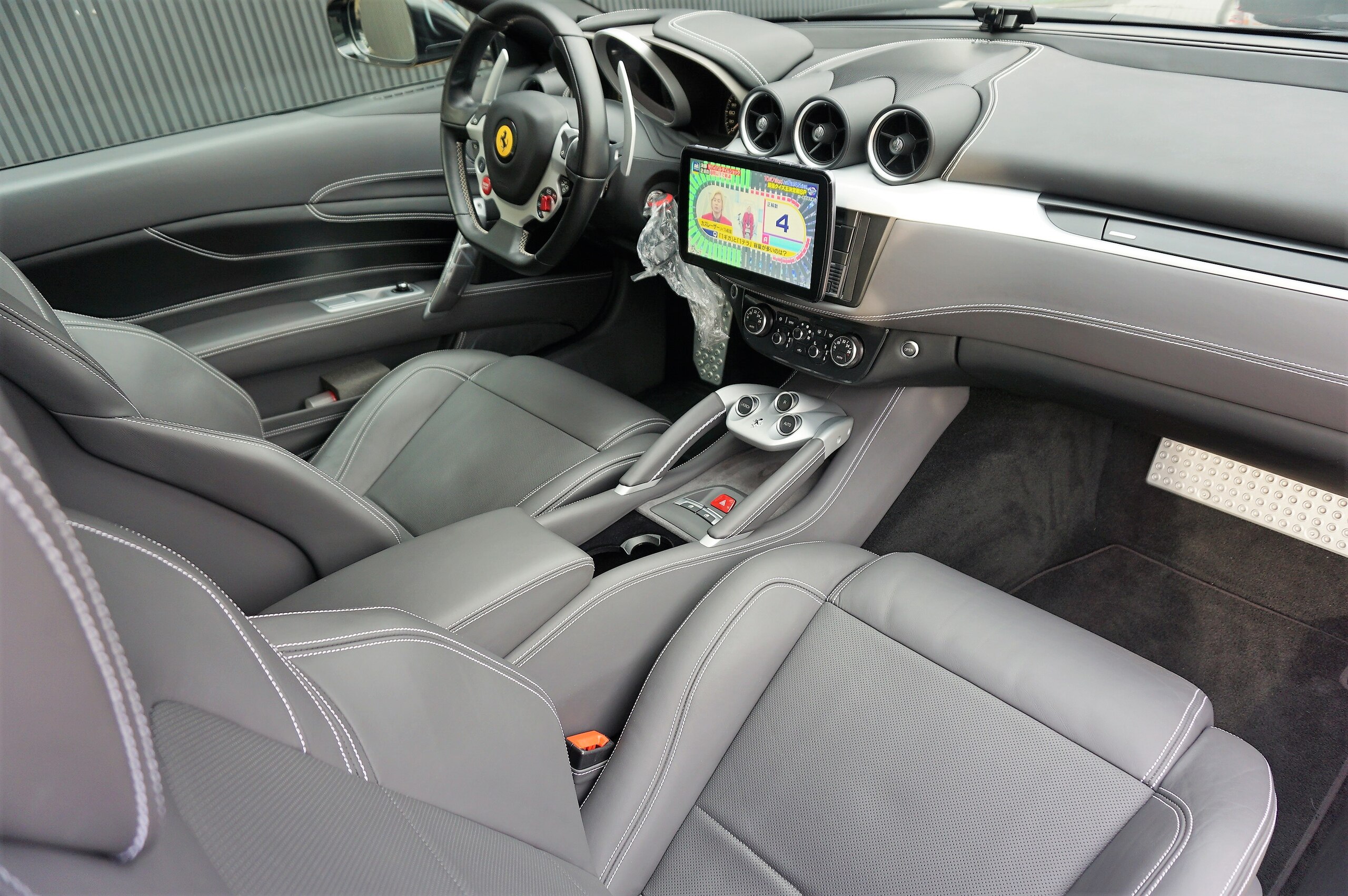 2013 Ferrari FF — Photo 11 / 17