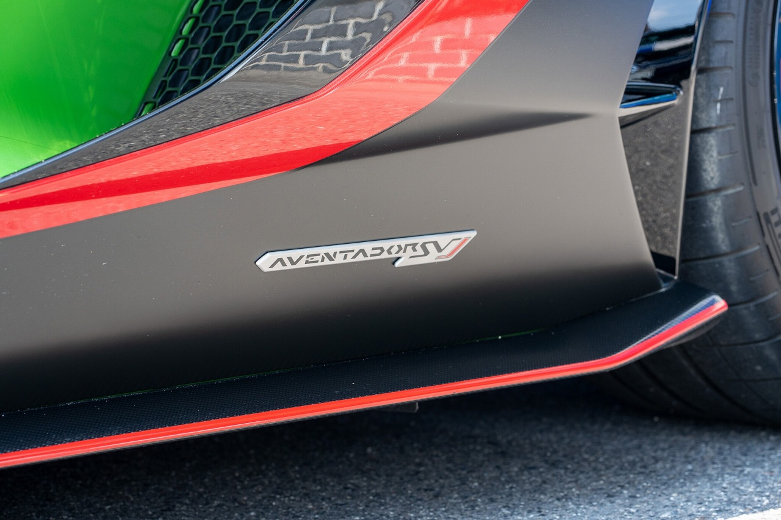 2021 Lamborghini Aventador SVJ Roadster — Photo 17 / 21
