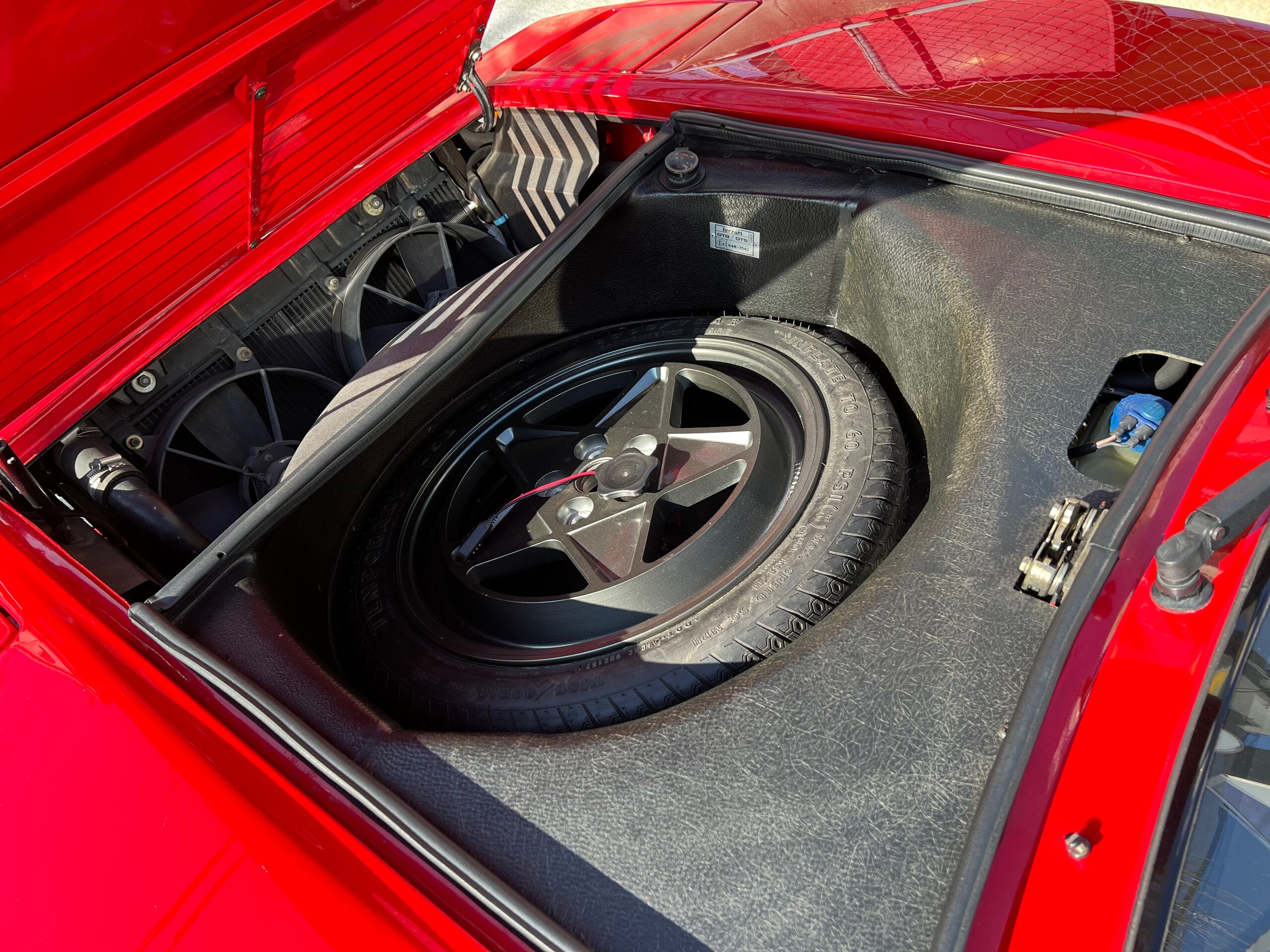 0 Ferrari 328 GTB — Photo 18 / 18