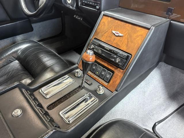 1990 Aston Martin Lagonda — Photo 12 / 20