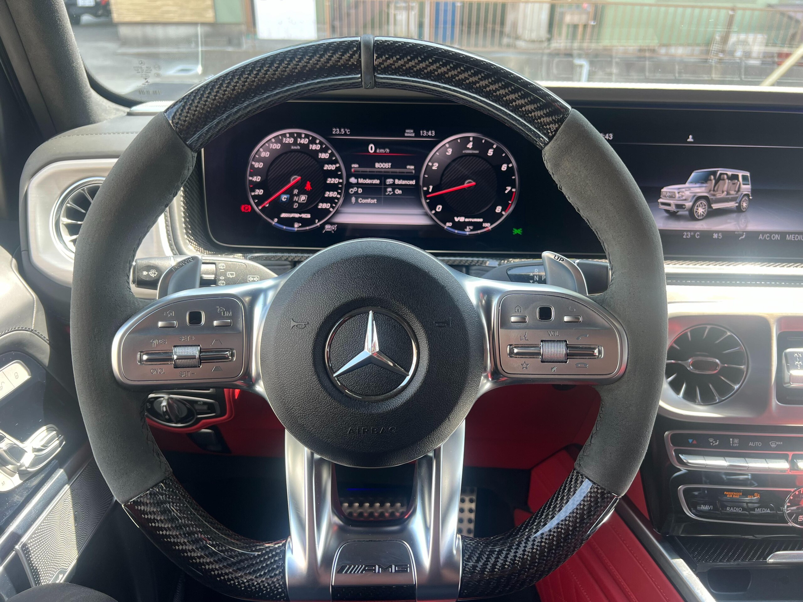2019 Mercedes Benz G63 AMG — Photo 9 / 21